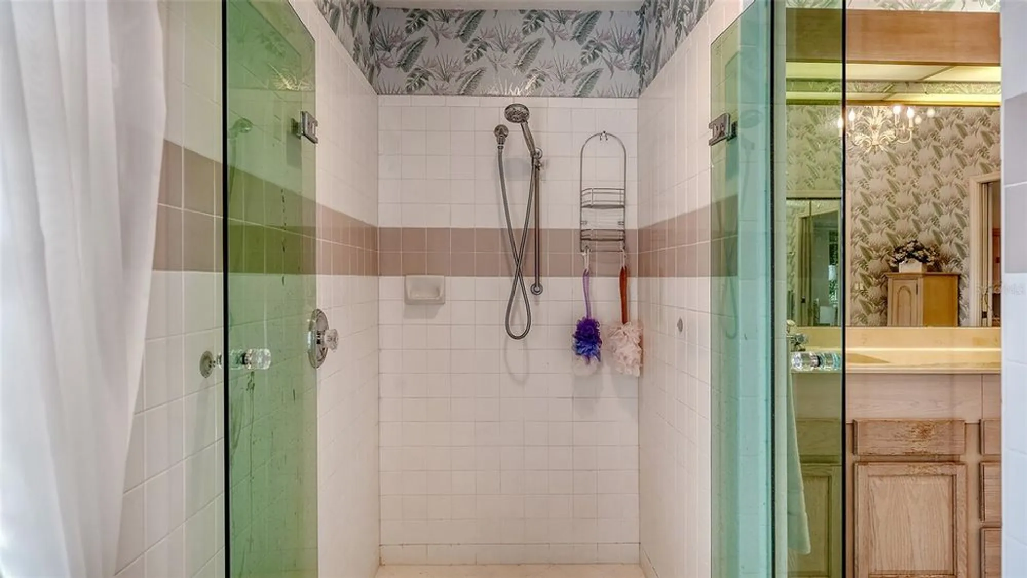 Property Slideshow image 25 of 66 | 6803 drewrys blf, Bradenton, FL, 34203