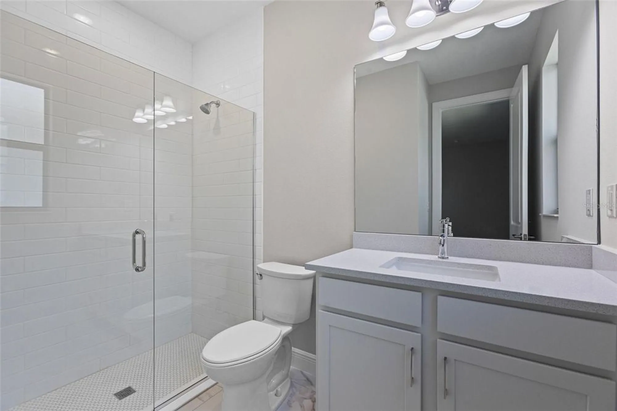 Property Slideshow image 15 of 49 | 4984 fairhope cir, Lakewood Ranch, FL, 34211