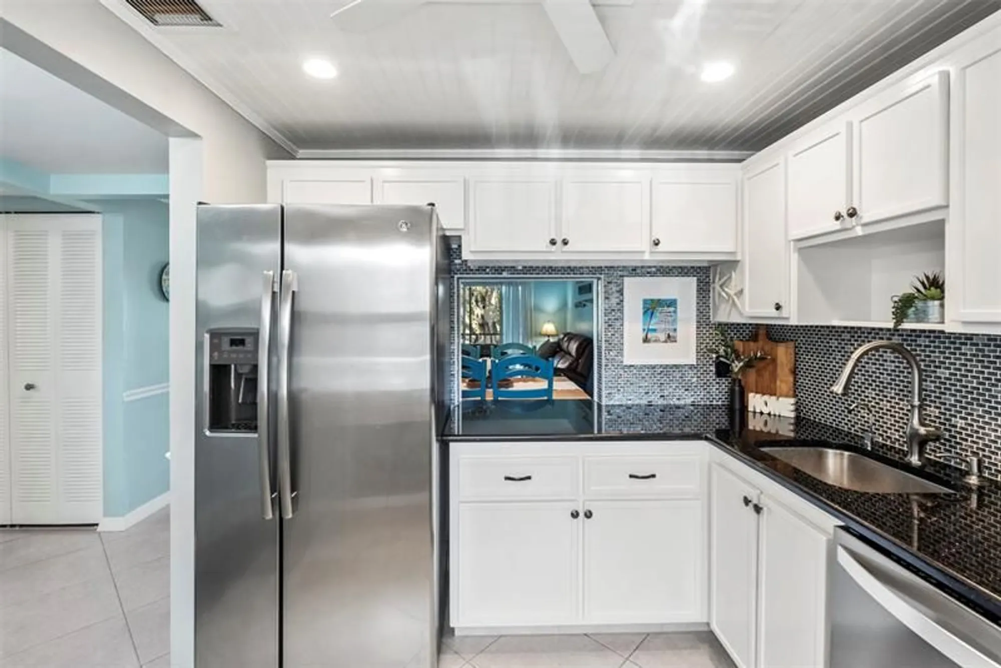 Property Slideshow image 9 of 30 | 1035 country club dr apt 203, Margate, FL, 33063