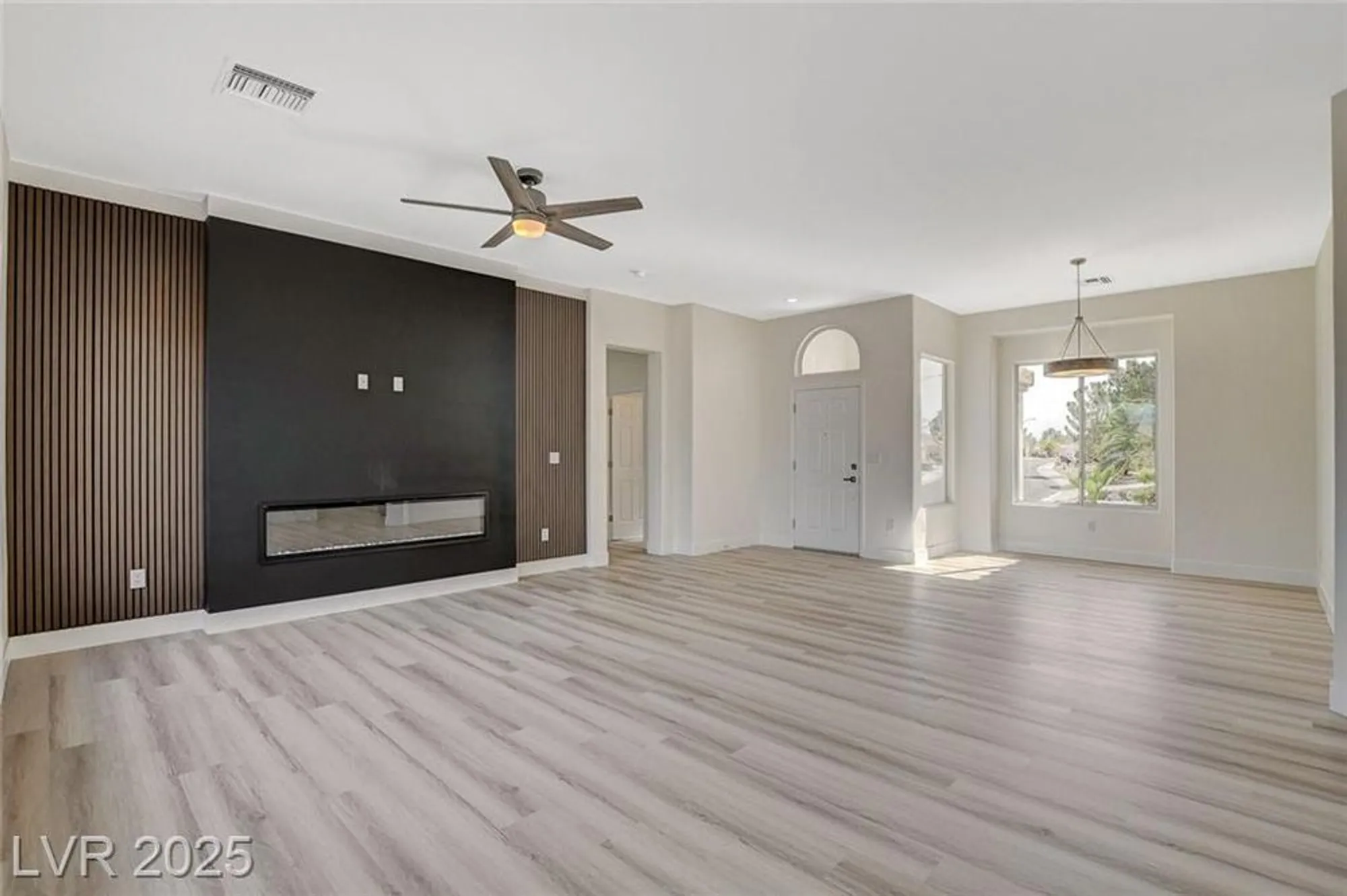 Property Slideshow image 9 of 44 | 10100 folsom dr, Las Vegas, NV, 89134