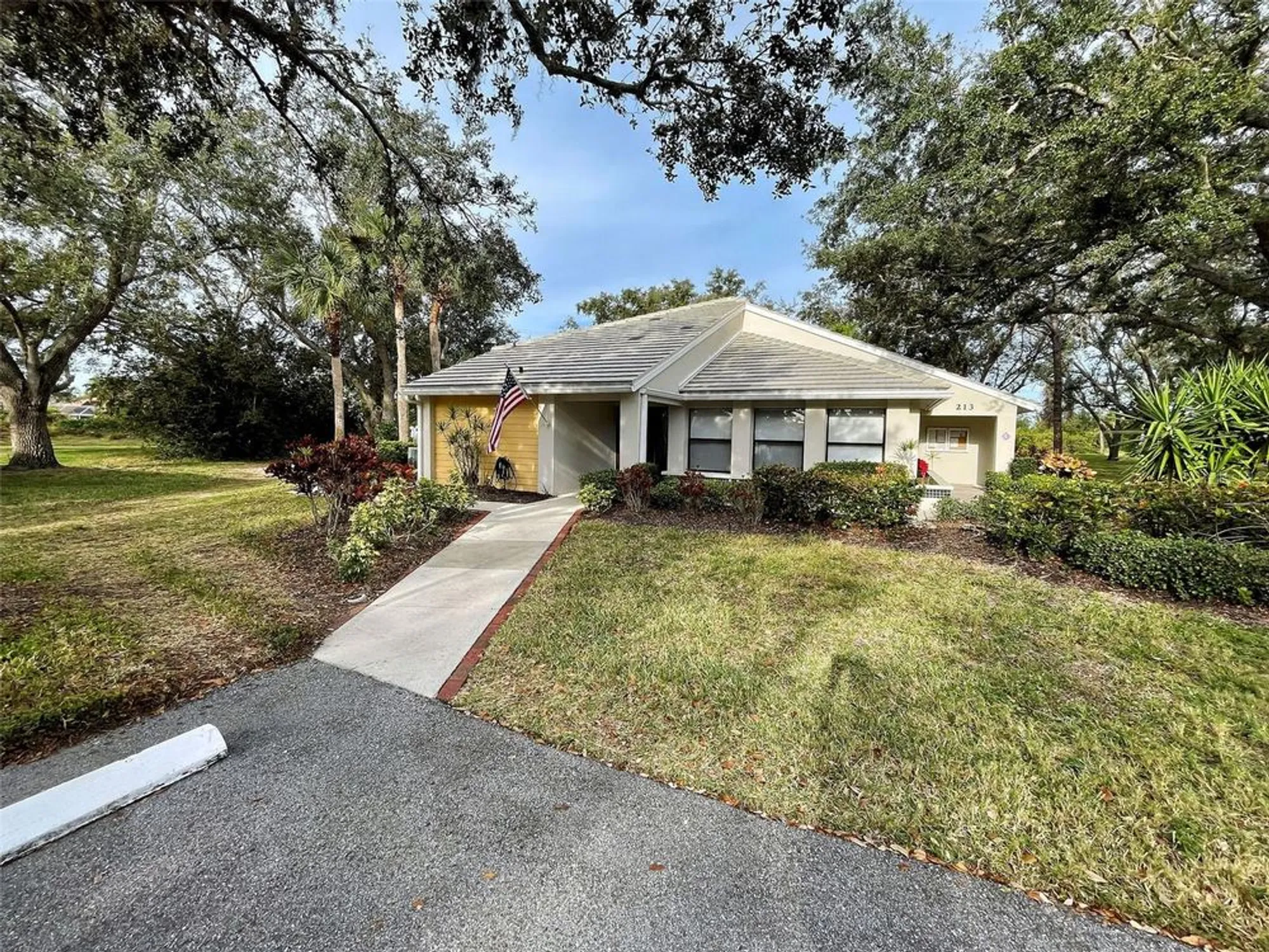 Property Slideshow image 49 of 68 | 263 southampton dr # 301, Venice, FL, 34293