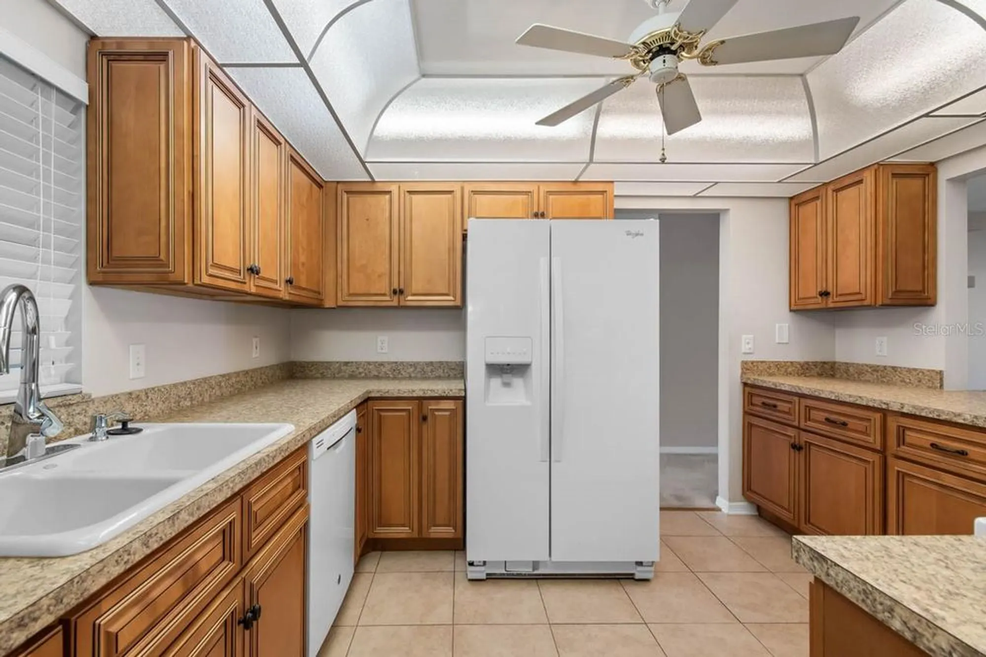 Property Slideshow image 8 of 24 | 910 bluewater dr, Sun City Center, FL, 33573