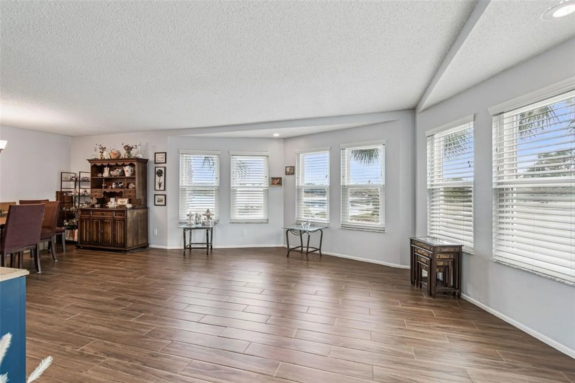 Property Slideshow image 7 of 100 | 2221 norwegian dr 41, Clearwater, FL, 33763