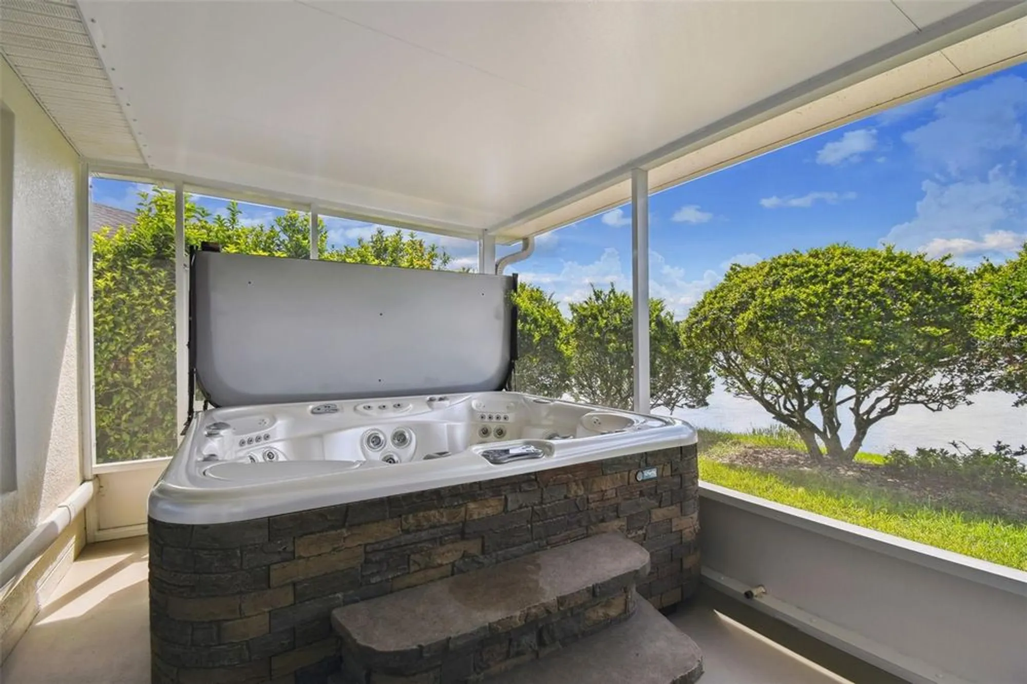 Property Slideshow image 32 of 61 | 201 largo dr, Kissimmee, FL, 34759