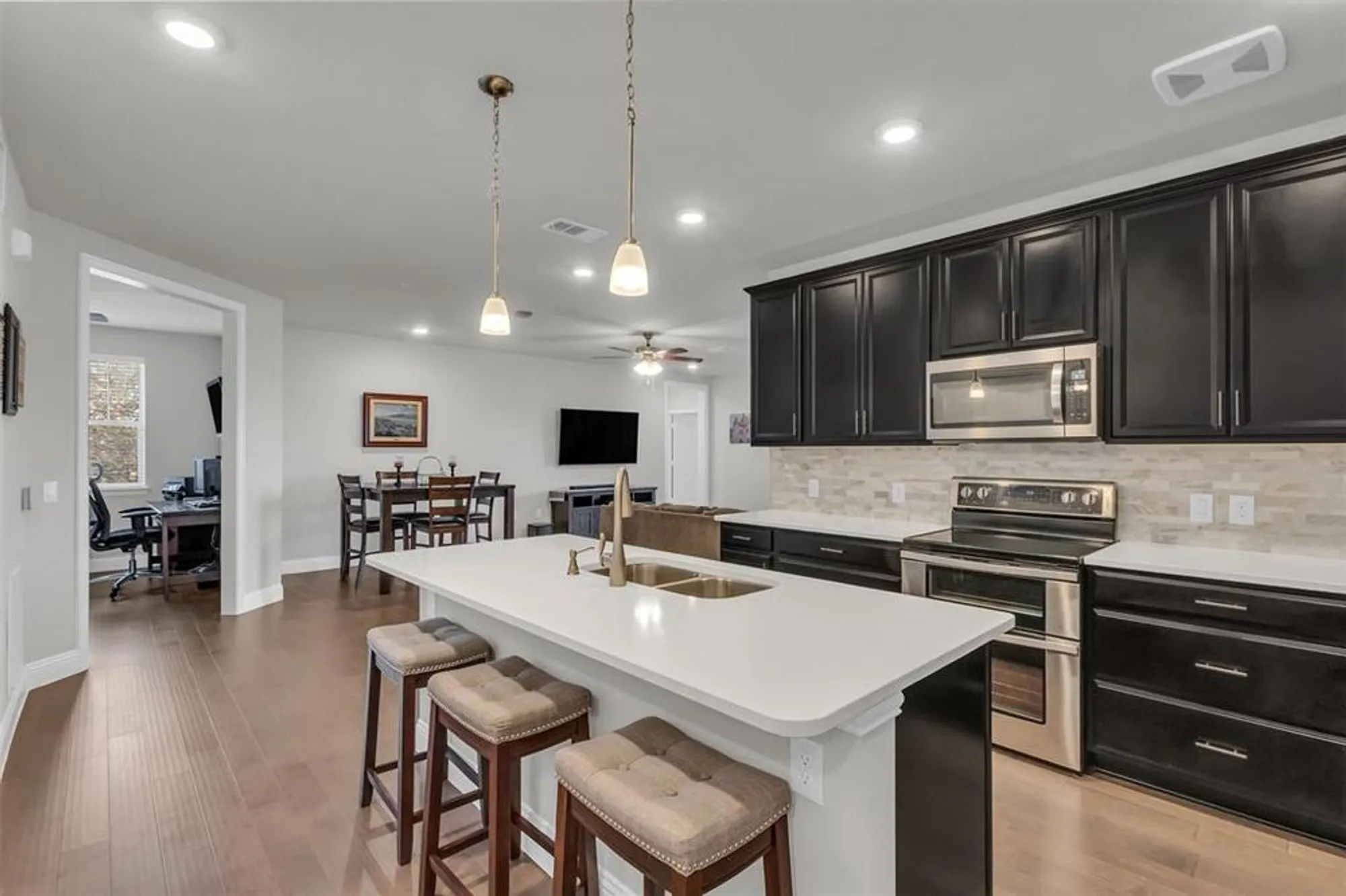 Property Slideshow image 1 of 34 | 1735 wittington pl apt 2302, Dallas, TX, 75234