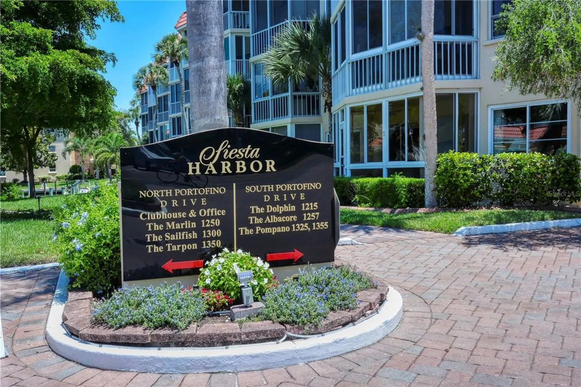Property Slideshow image 23 of 37 | 1350 n portofino dr apt 402, Sarasota, FL, 34242