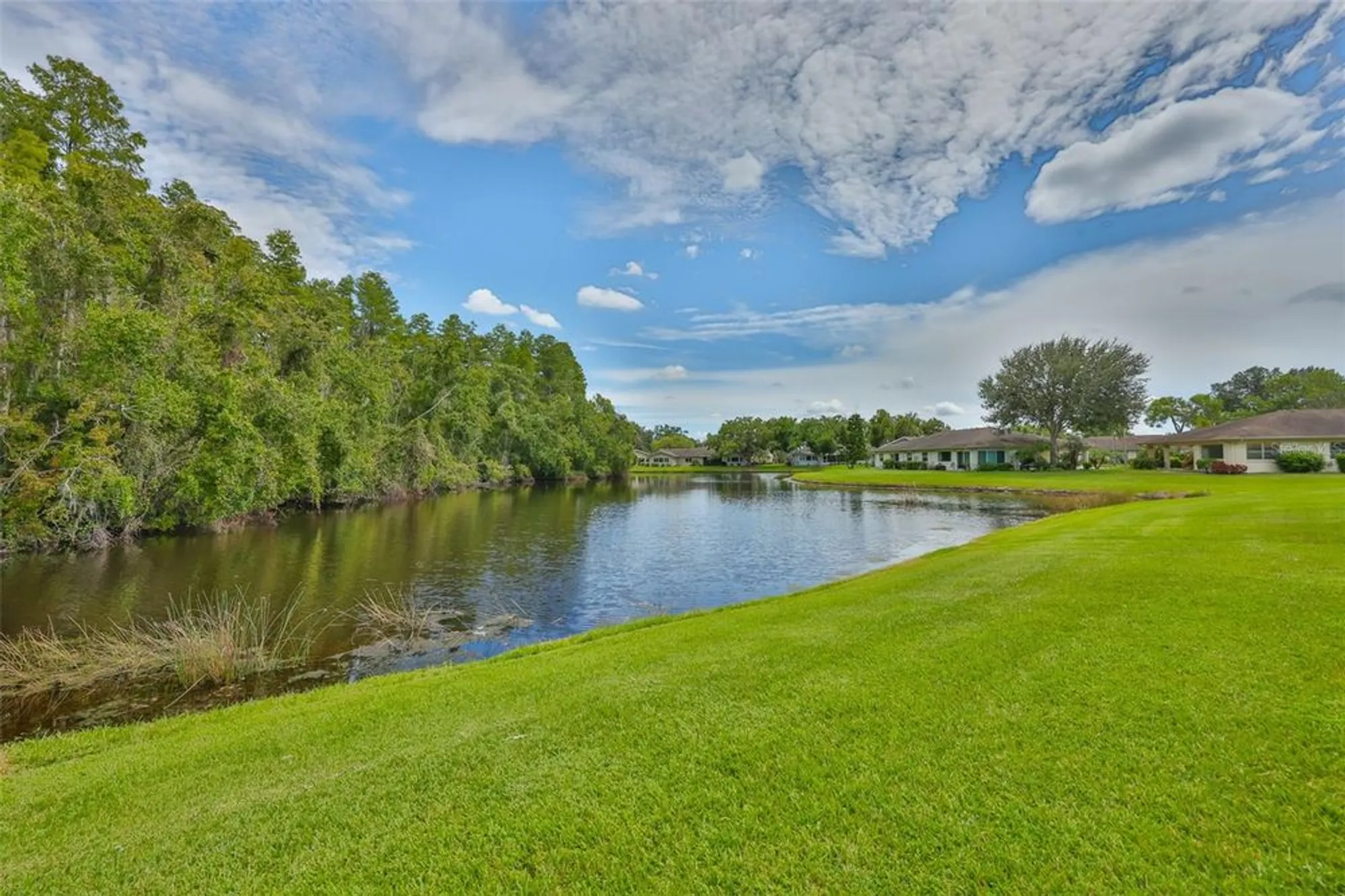 Property Slideshow image 42 of 45 | 2026 hawkhurst cir, Sun City Center, FL, 33573