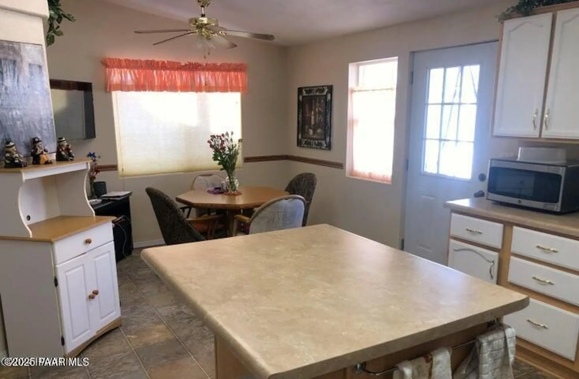 Property Slideshow image 5 of 17 | 12185 e stonehenge way, Dewey-Humboldt, AZ, 86327