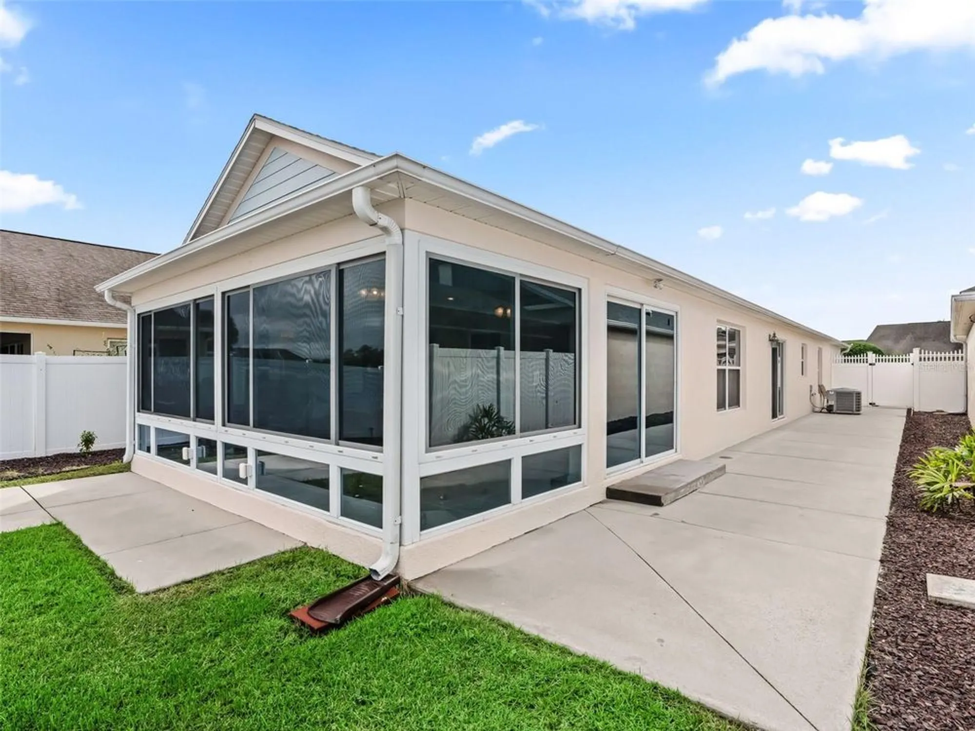 Property Slideshow image 41 of 54 | 1225 edgewater ln, The Villages, FL, 32162