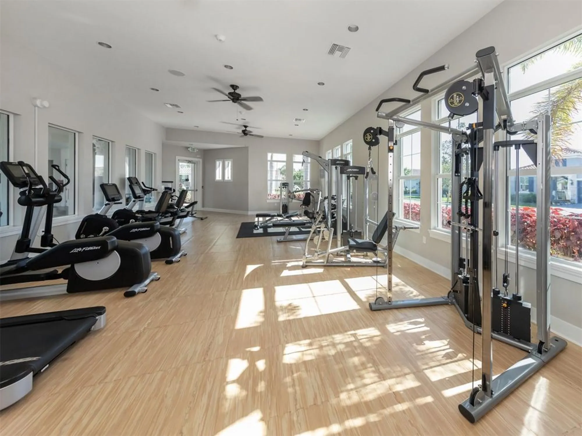 Property Slideshow image 40 of 78 | 592 mistiflower cir, Nokomis, FL, 34275