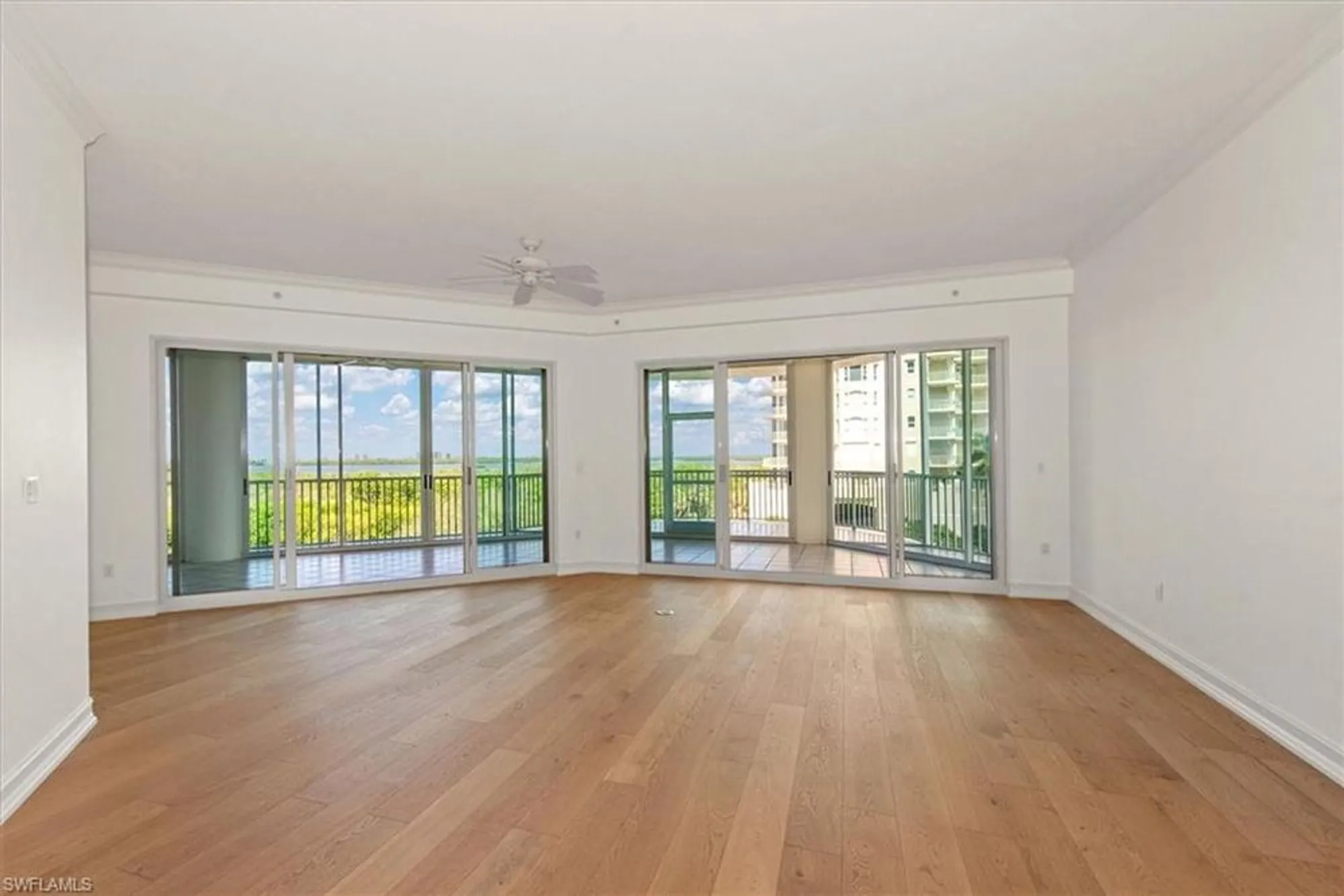 Property Slideshow image 10 of 44 | 4801 island pond ct 405, Bonita Springs, FL, 34134