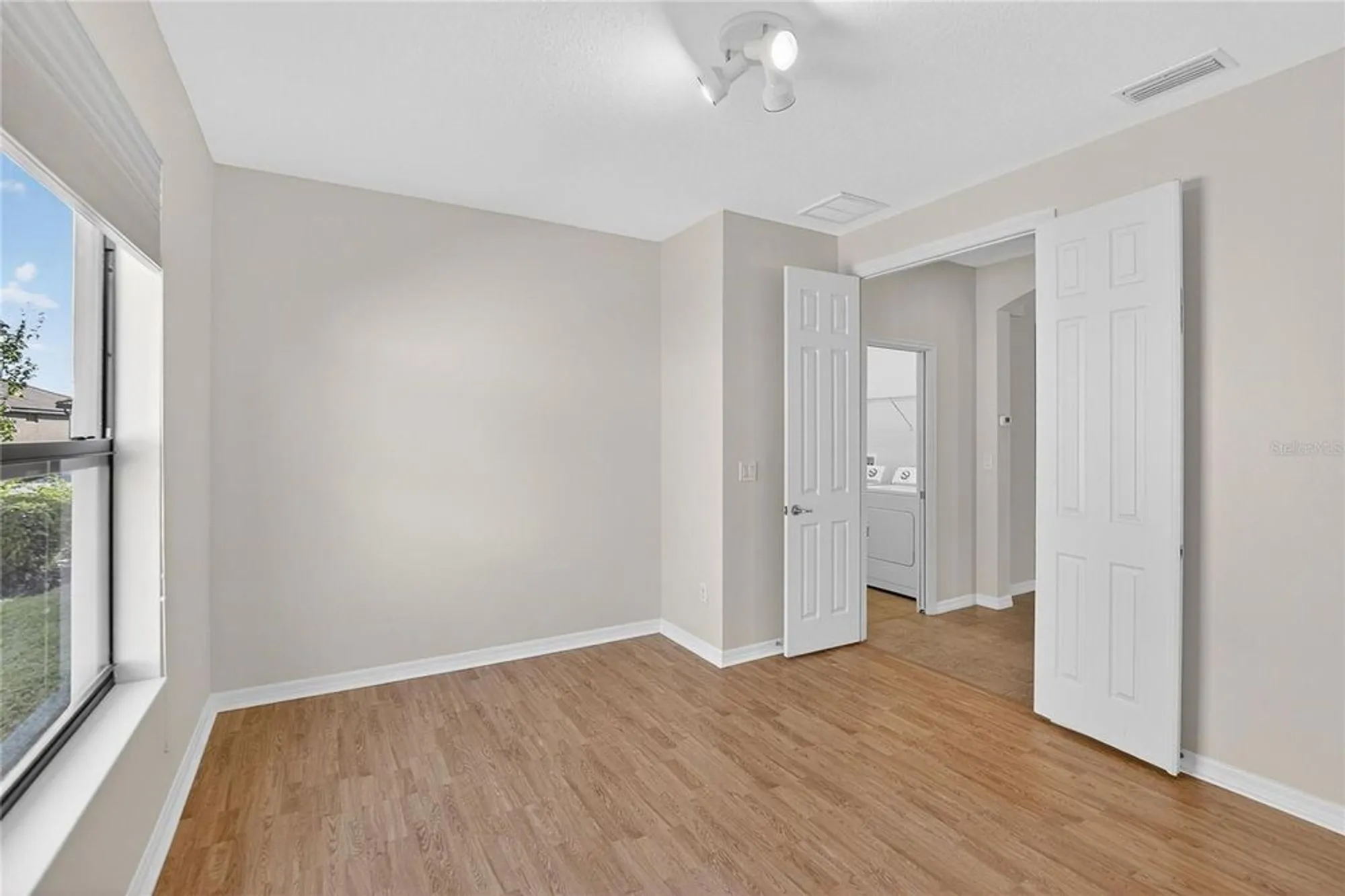 Property Slideshow image 37 of 76 | 331 cedar falls dr, Apollo Beach, FL, 33572