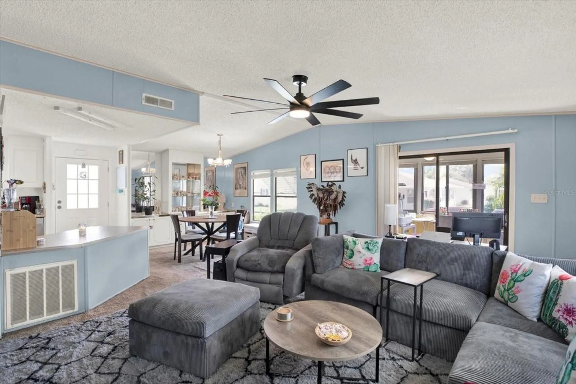 Property Slideshow image 8 of 24 | 4865 goldenview ln, Lakeland, FL, 33811