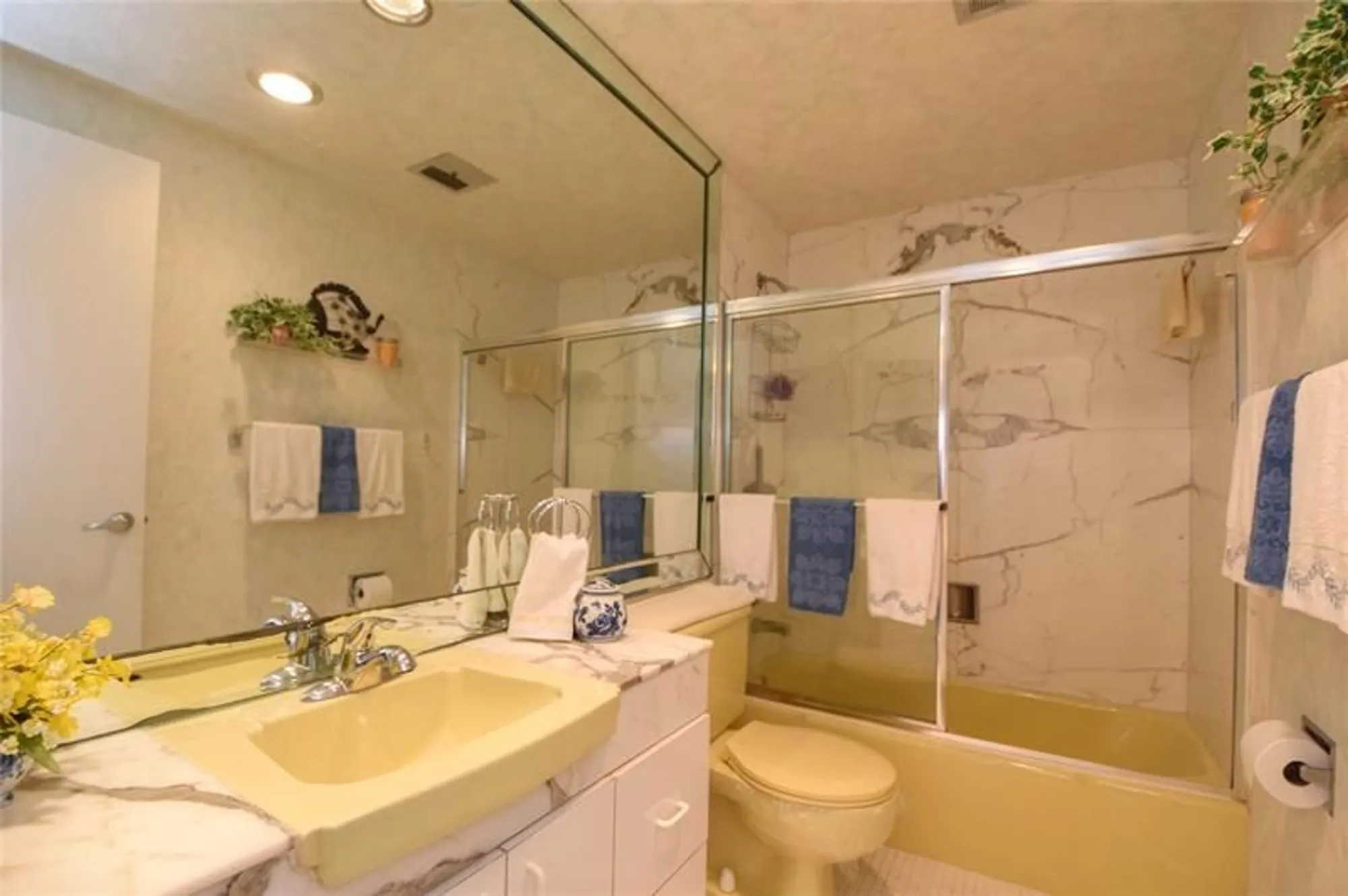 Property Slideshow image 19 of 38 | 3333 ne 34th st 1402, Fort Lauderdale, FL, 33308