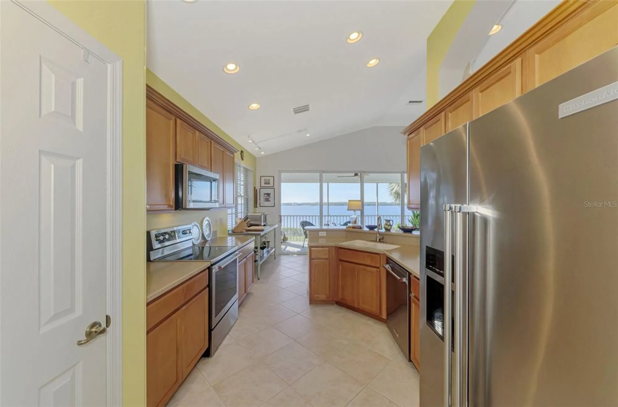Property Slideshow image 20 of 75 | 4628 club dr h201, Port Charlotte, FL, 33953