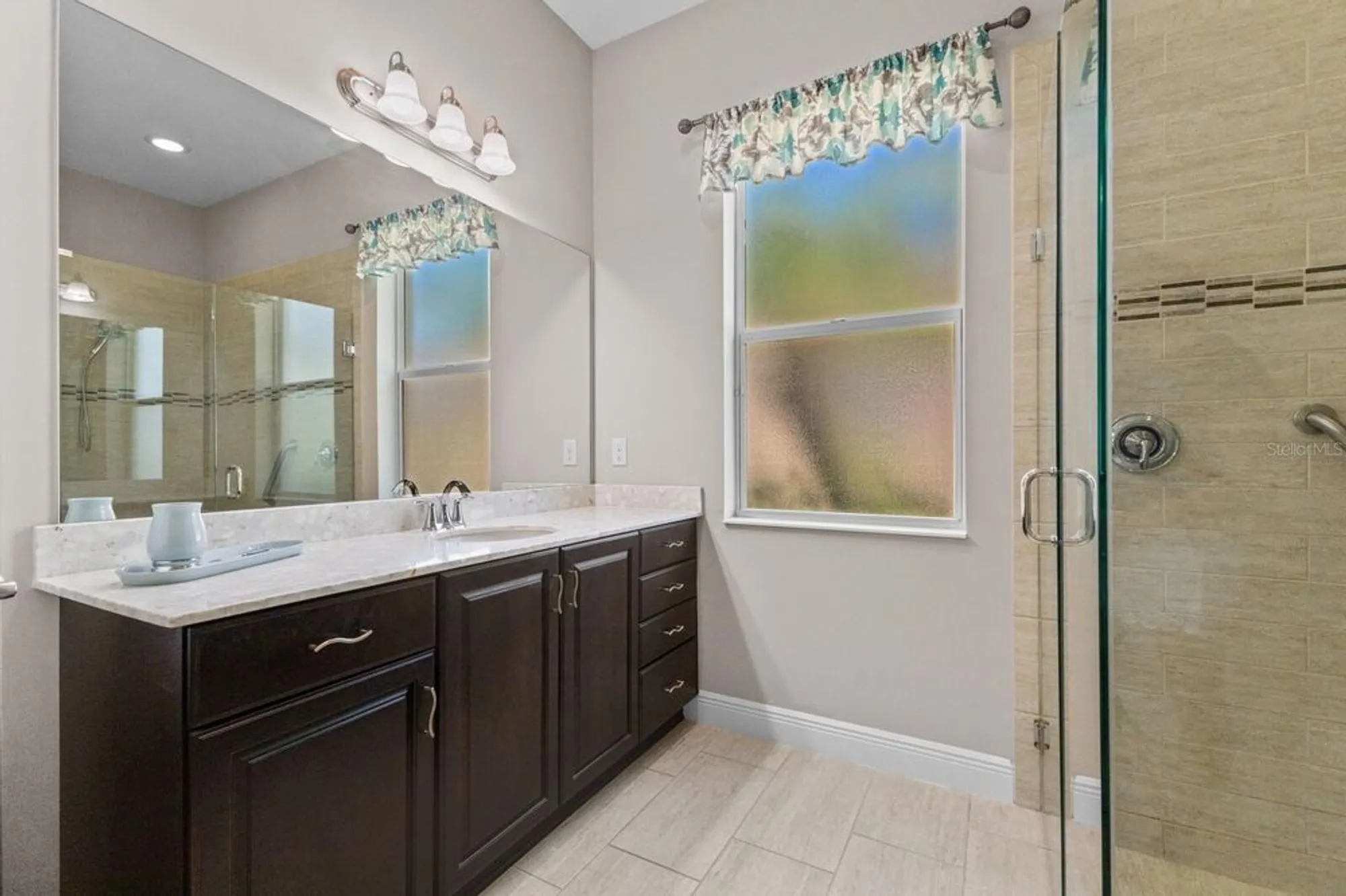 Property Slideshow image 37 of 94 | 5209 lake overlook ave, Bradenton, FL, 34208