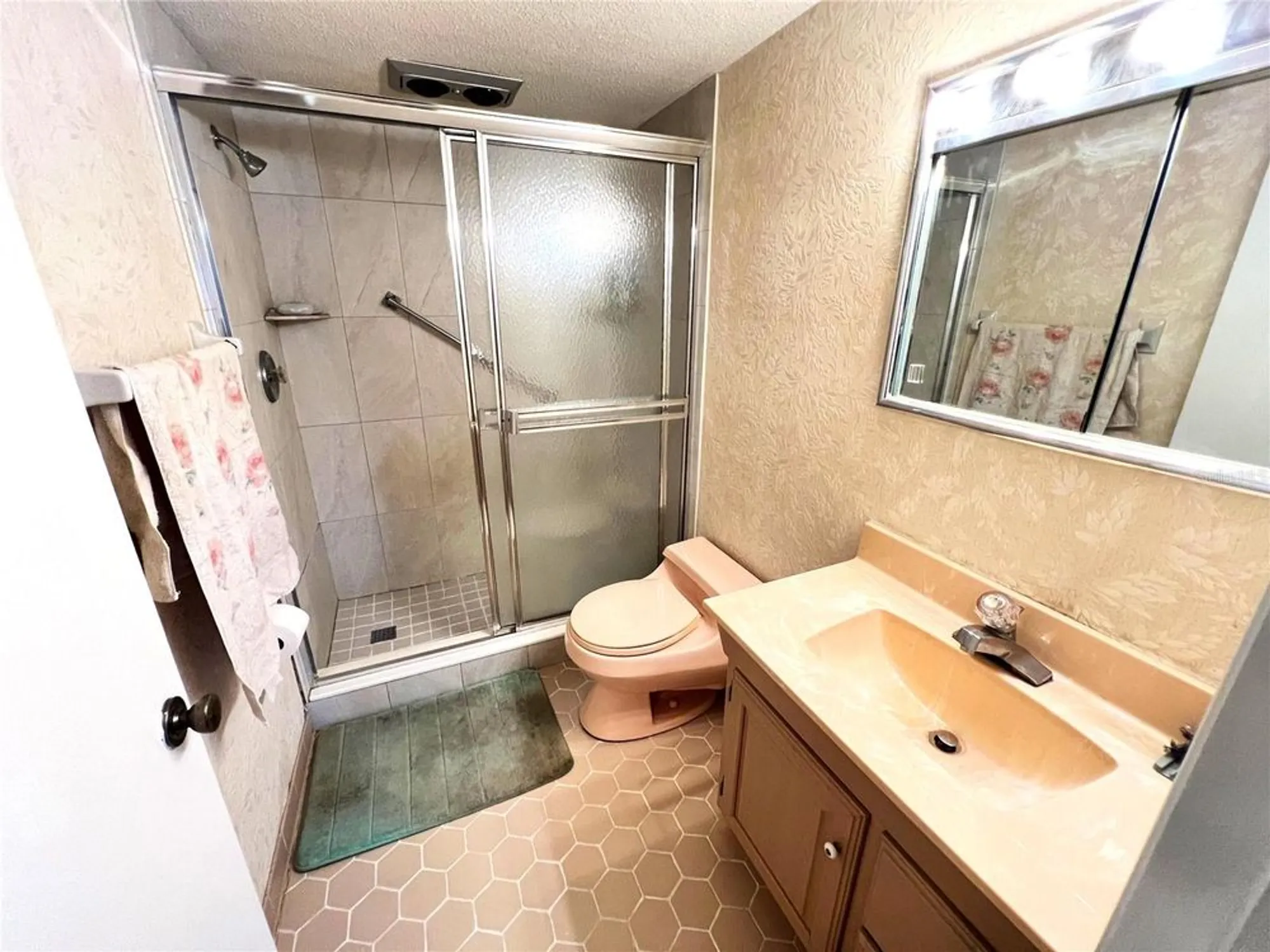 Property Slideshow image 18 of 49 | 2437 harbor blvd 213, Port Charlotte, FL, 33952