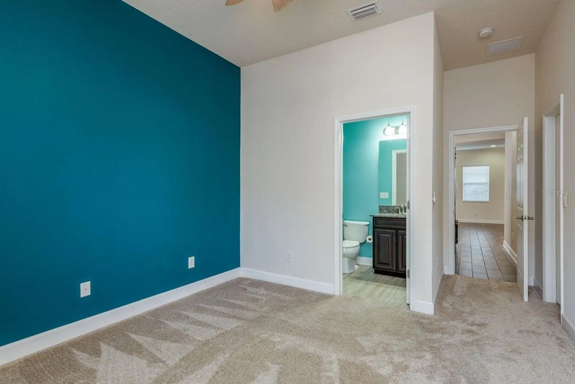 Property Slideshow image 25 of 43 | 5116 coastal scene dr, Apollo Beach, FL, 33572