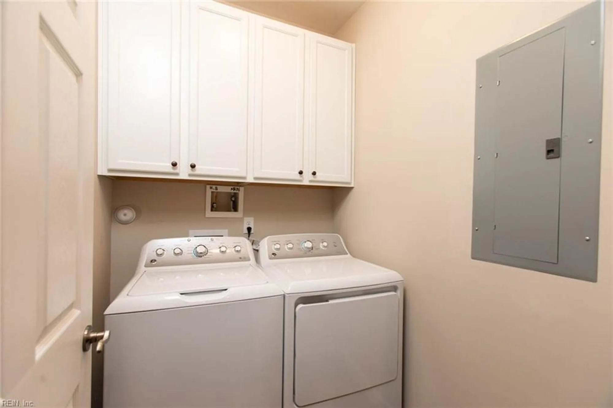 Property Slideshow image 13 of 50 | 200 durham st, Smithfield, VA, 23430
