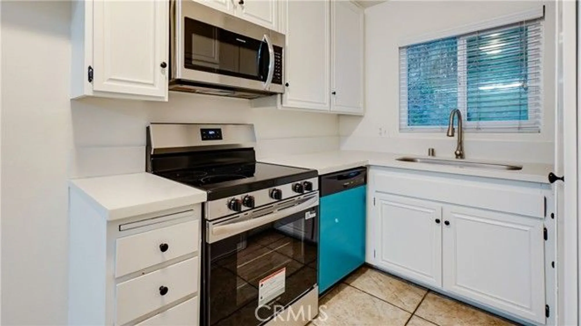 Property Slideshow image 20 of 35 | 28531 via princesa d, Murrieta, CA, 92563