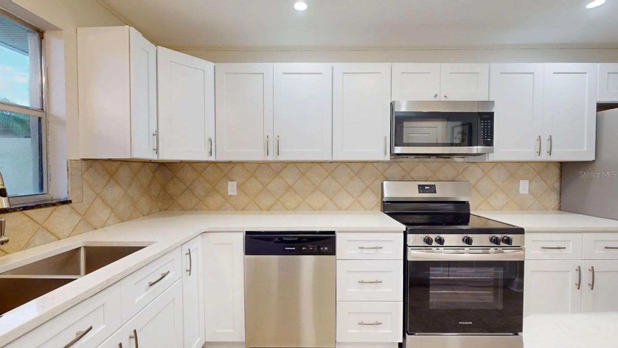 Property Slideshow image 14 of 96 | 636 boca ciega point blvd s, St Petersburg, FL, 33708