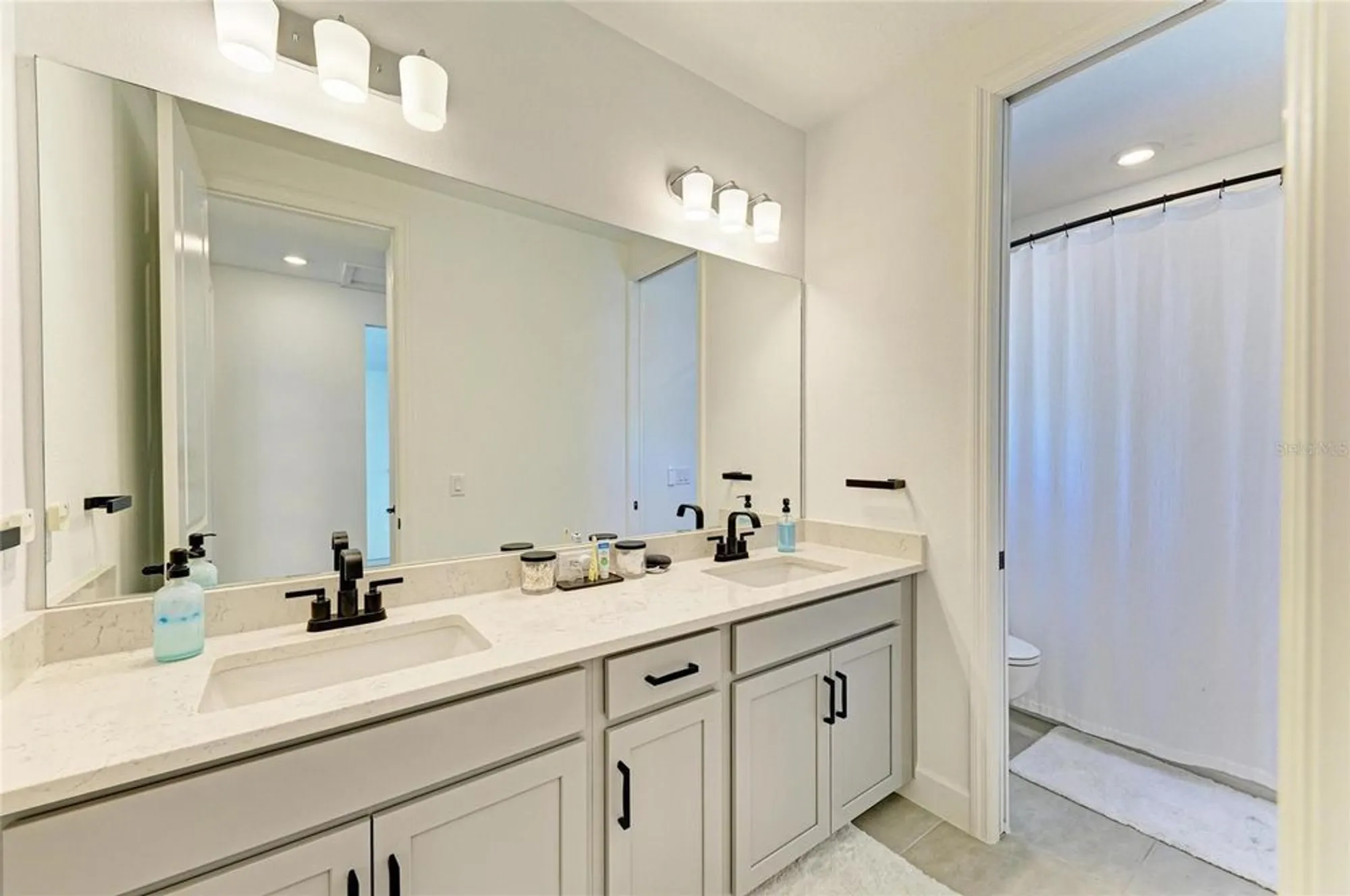 Property Slideshow image 81 of 100 | 16115 mount holly dr, Bradenton, FL, 34211