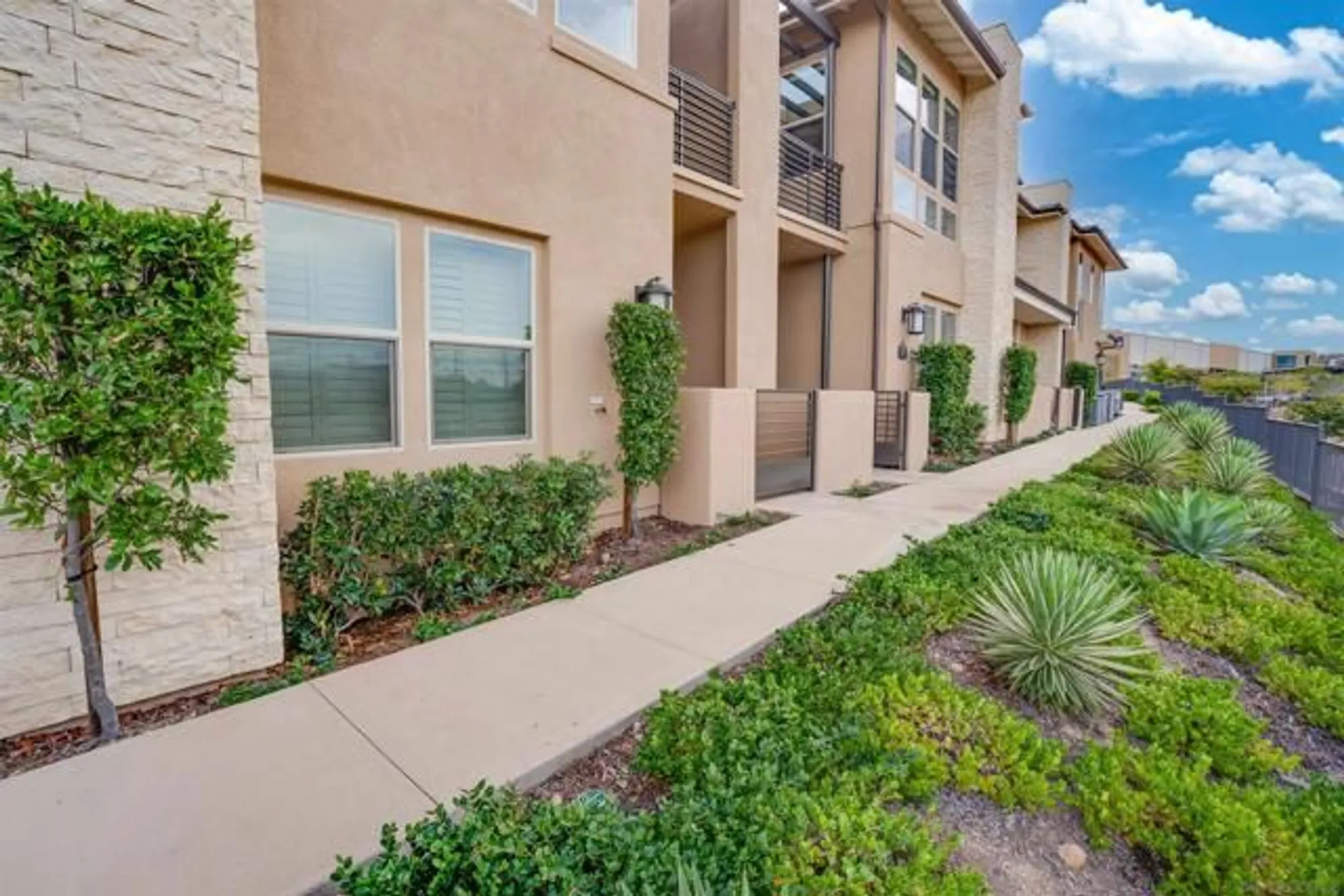 Property Slideshow image 39 of 41 | 16750 coyote bush dr 108, San Diego, CA, 92127