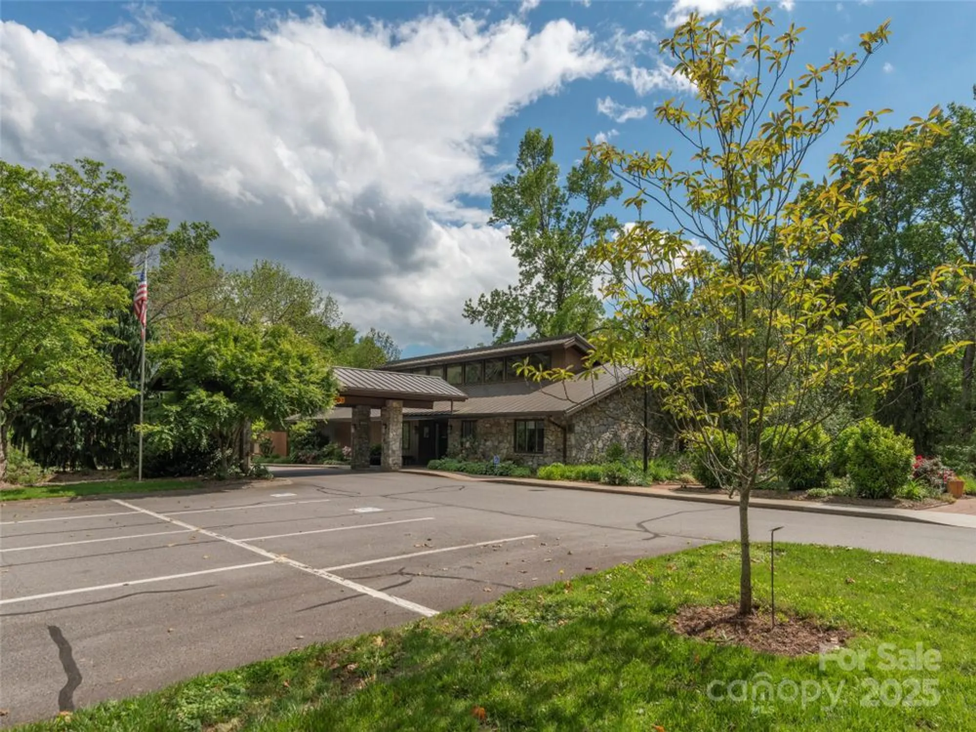 Property Slideshow image 25 of 26 | 514 crowfields ln, Asheville, NC, 28803