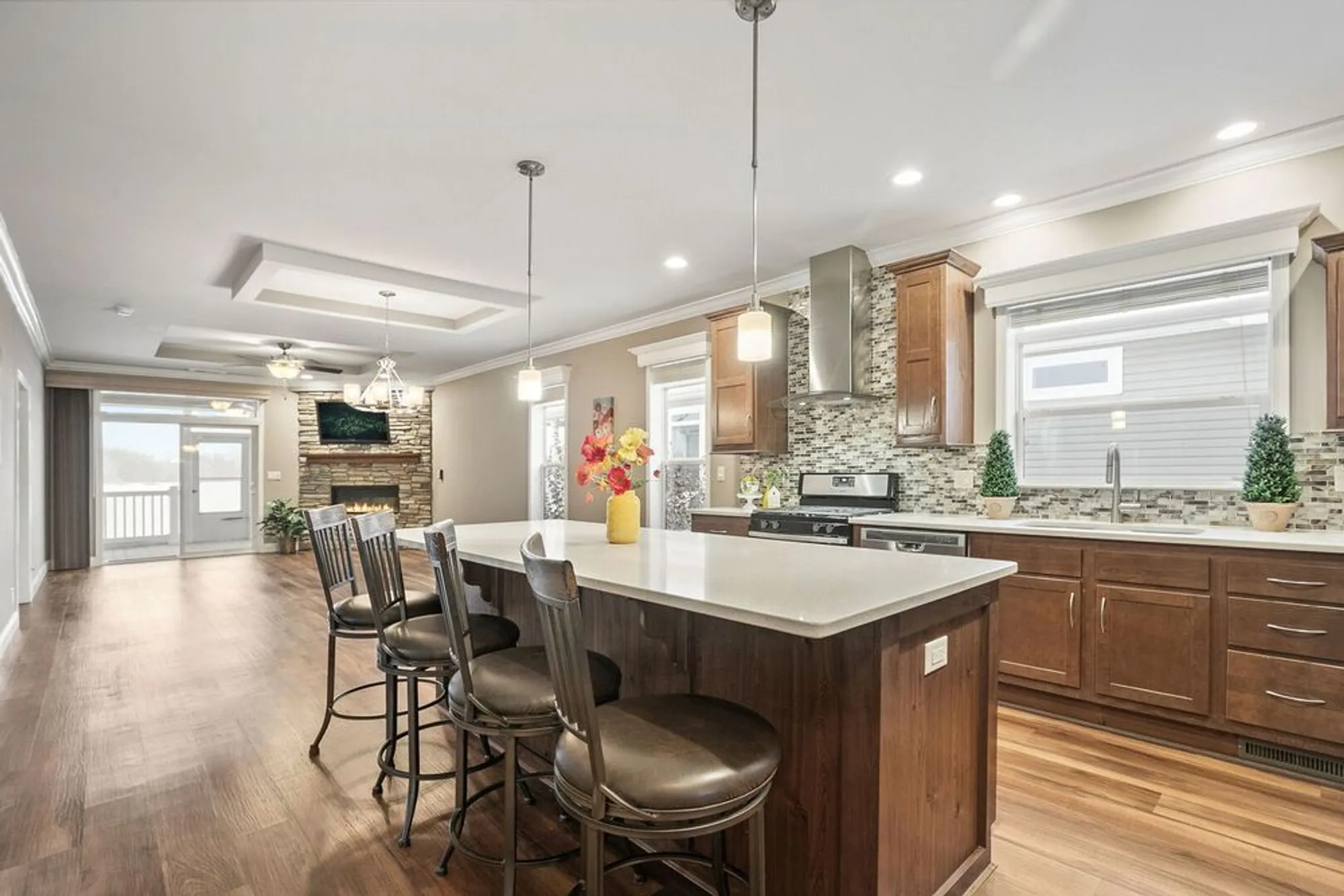 Property Slideshow image 3 of 17 | 1412 scenic vw, Grayslake, IL, 60030