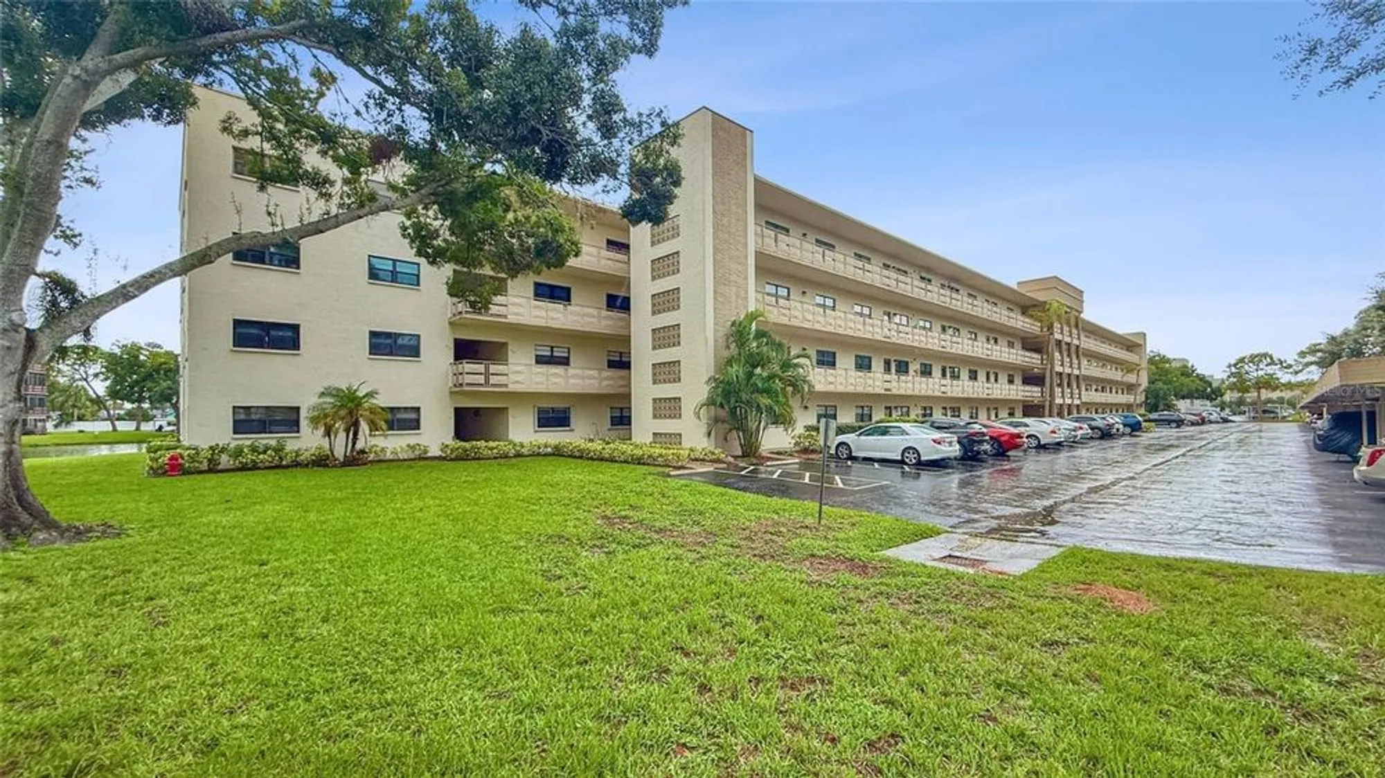 Property Slideshow image 27 of 32 | 6070 80th st n unit 109, St Petersburg, FL, 33709
