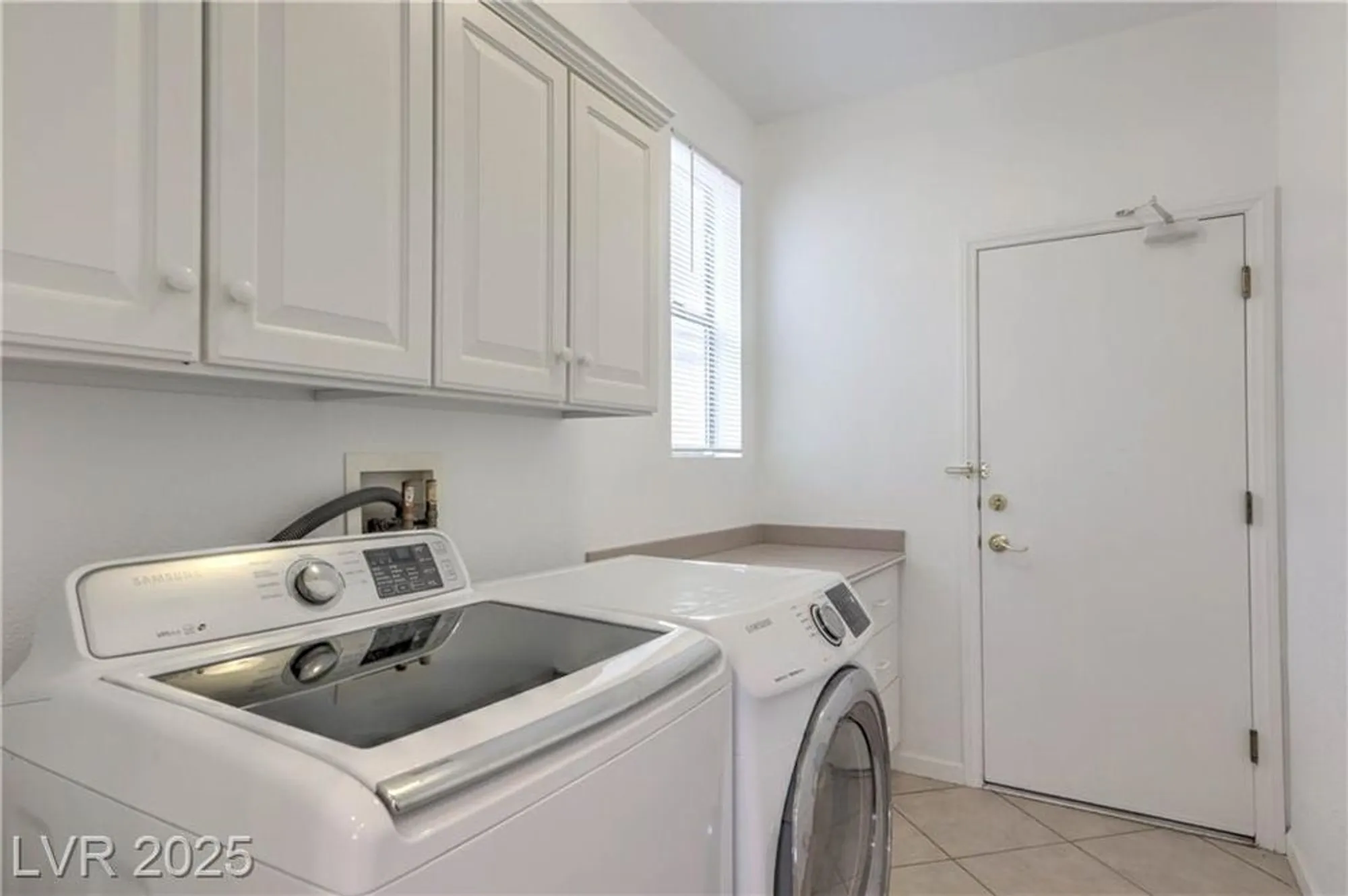 Property Slideshow image 26 of 36 | 562 mountain links dr, Henderson, NV, 89012