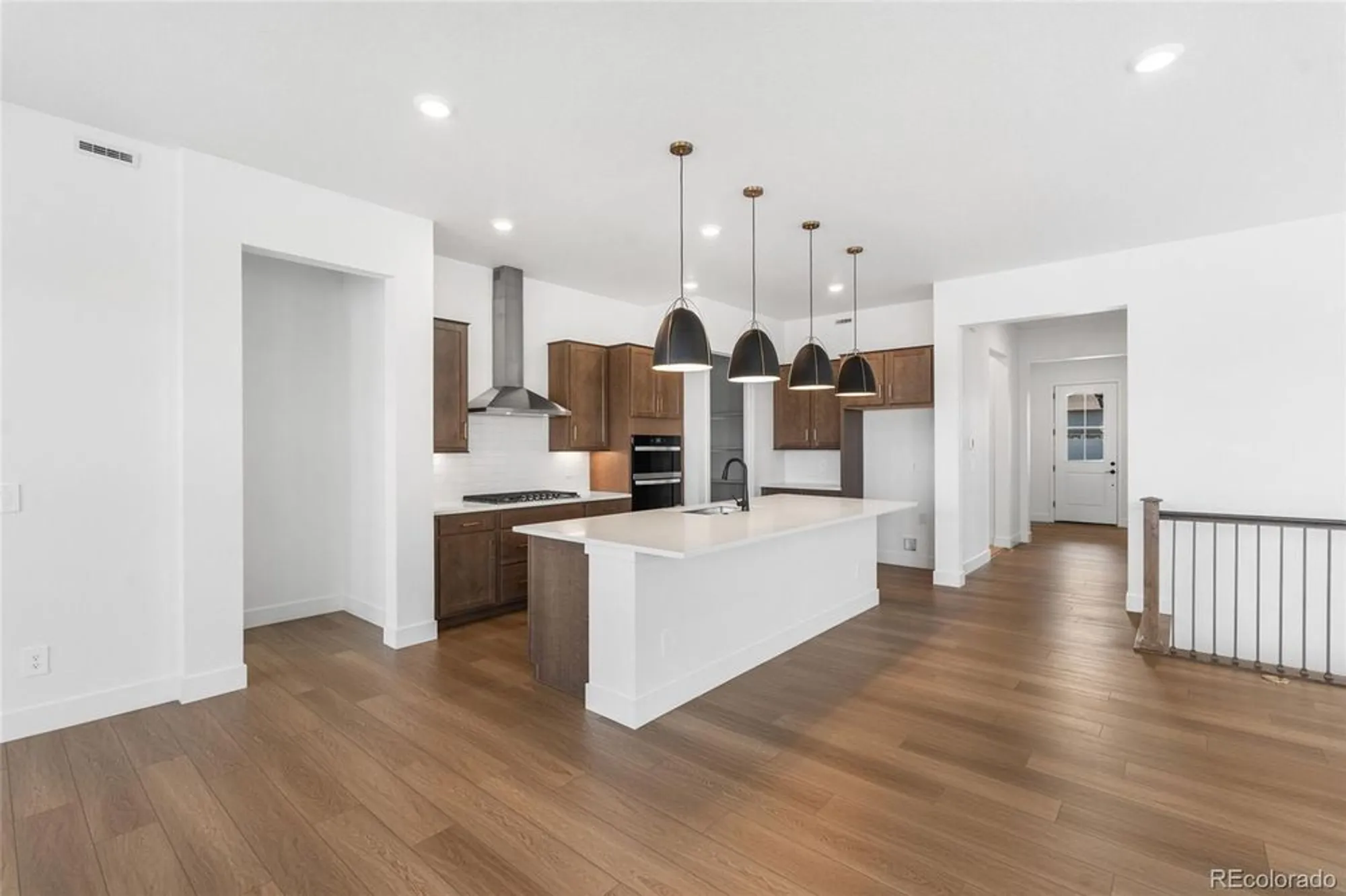 Property Slideshow image 5 of 26 | 8664 s quemoy st, Aurora, CO, 80016