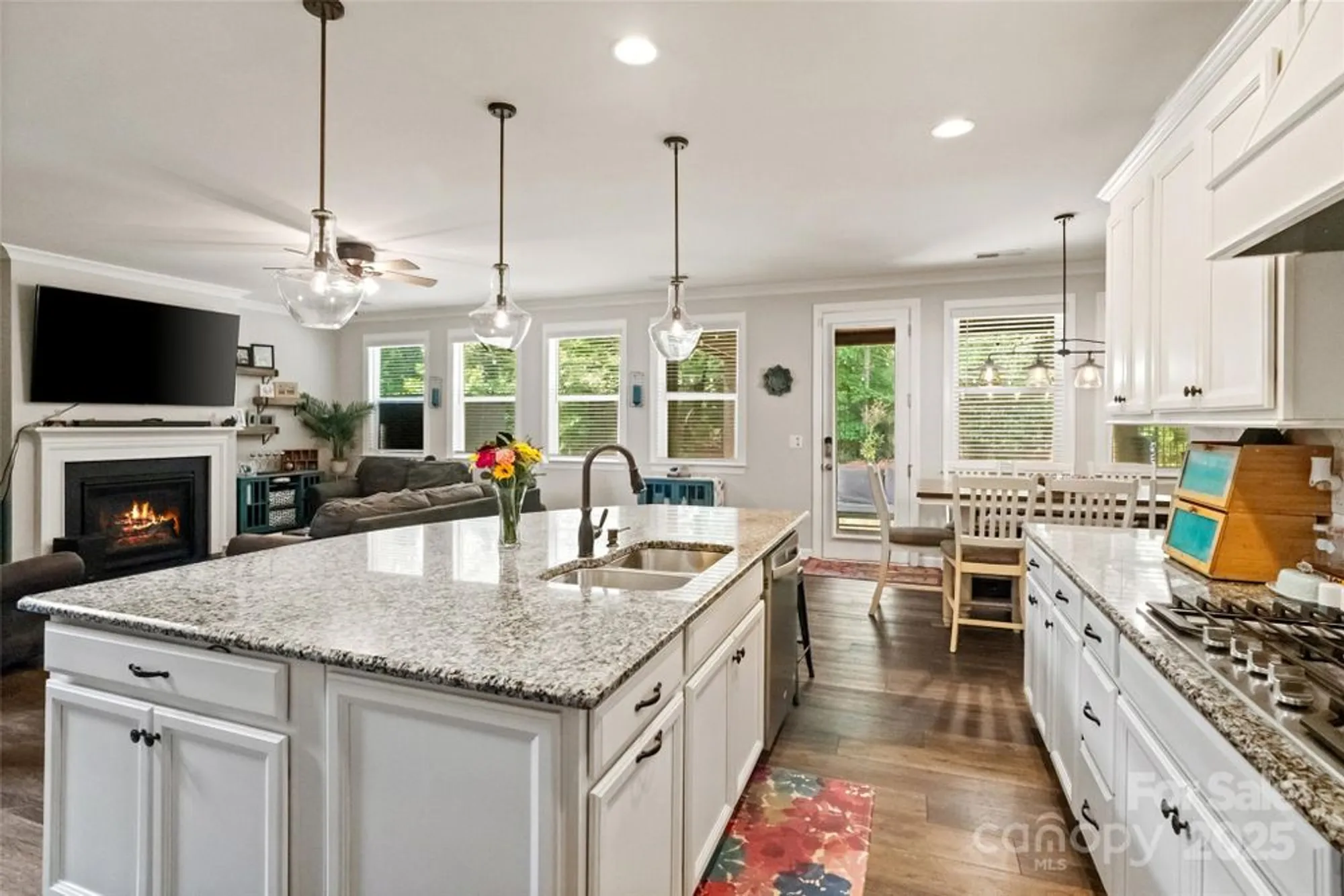 Property Slideshow image 15 of 48 | 467 sandbar pt, Lake Wylie, SC, 29710