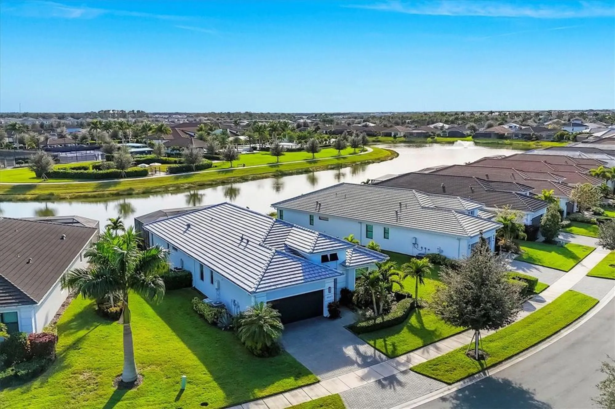 Property Slideshow image 59 of 60 | 4947 surfside cir, Bradenton, FL, 34211