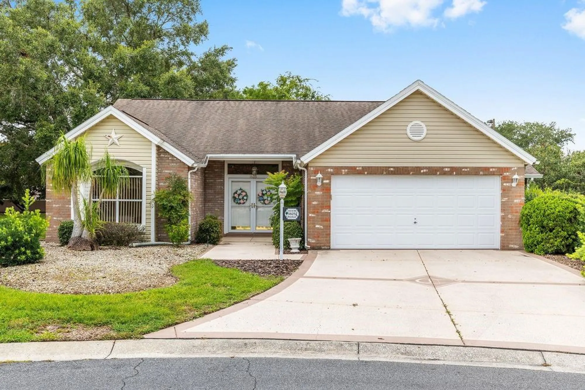 Property Slideshow image 1 of 28 | 1605 chavez ct, The Villages, FL, 32159