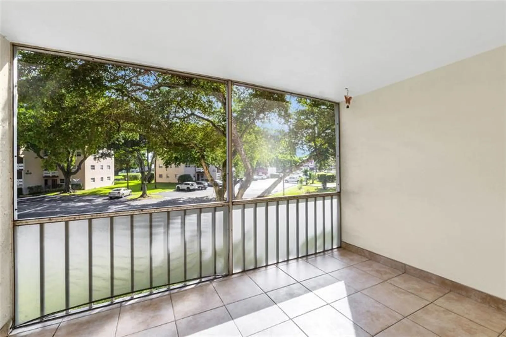 Property Slideshow image 11 of 11 | 1015 country club dr apt 203, Margate, FL, 33063