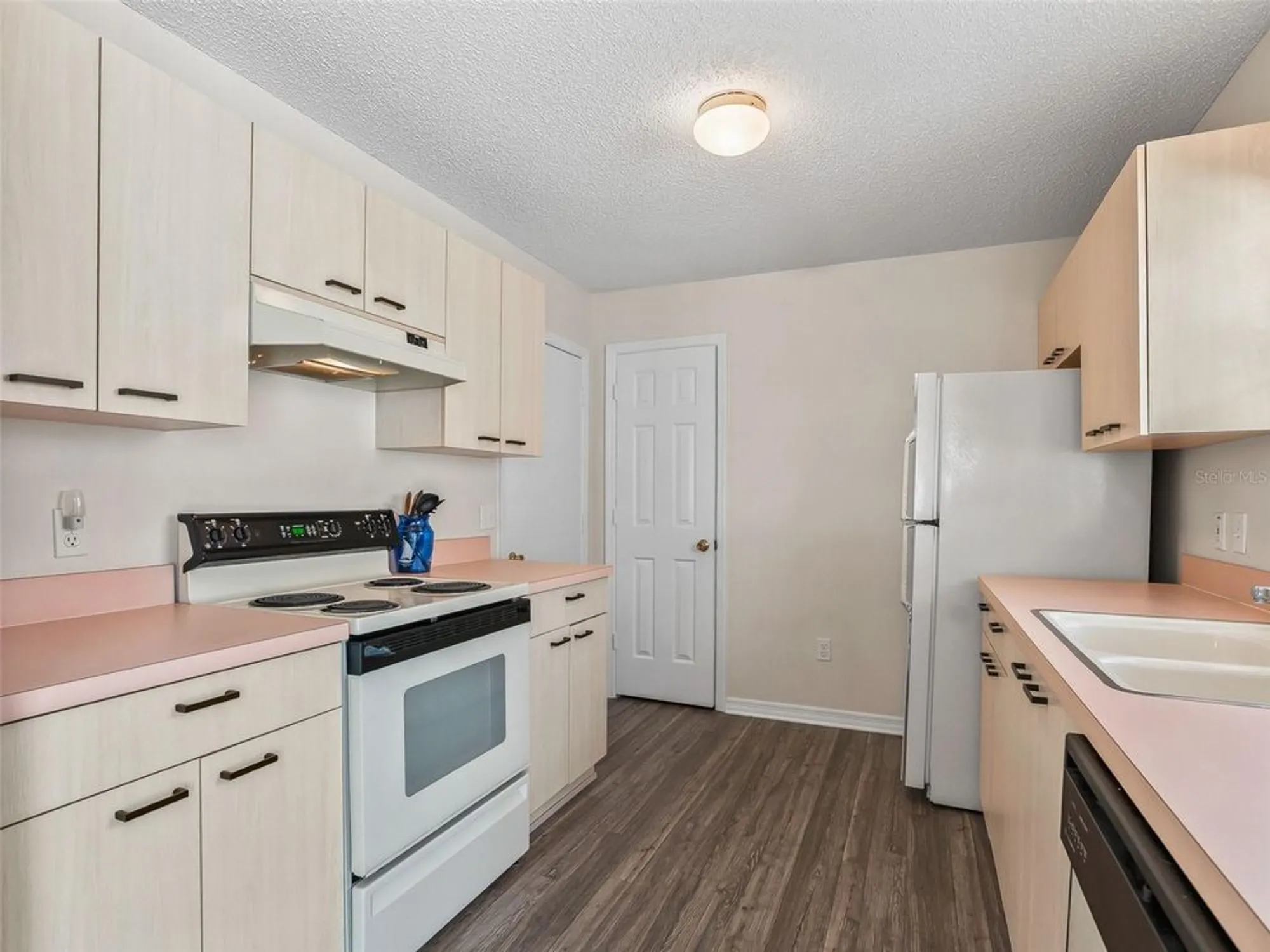 Property Slideshow image 9 of 53 | 744 hernandez dr, The Villages, FL, 32159