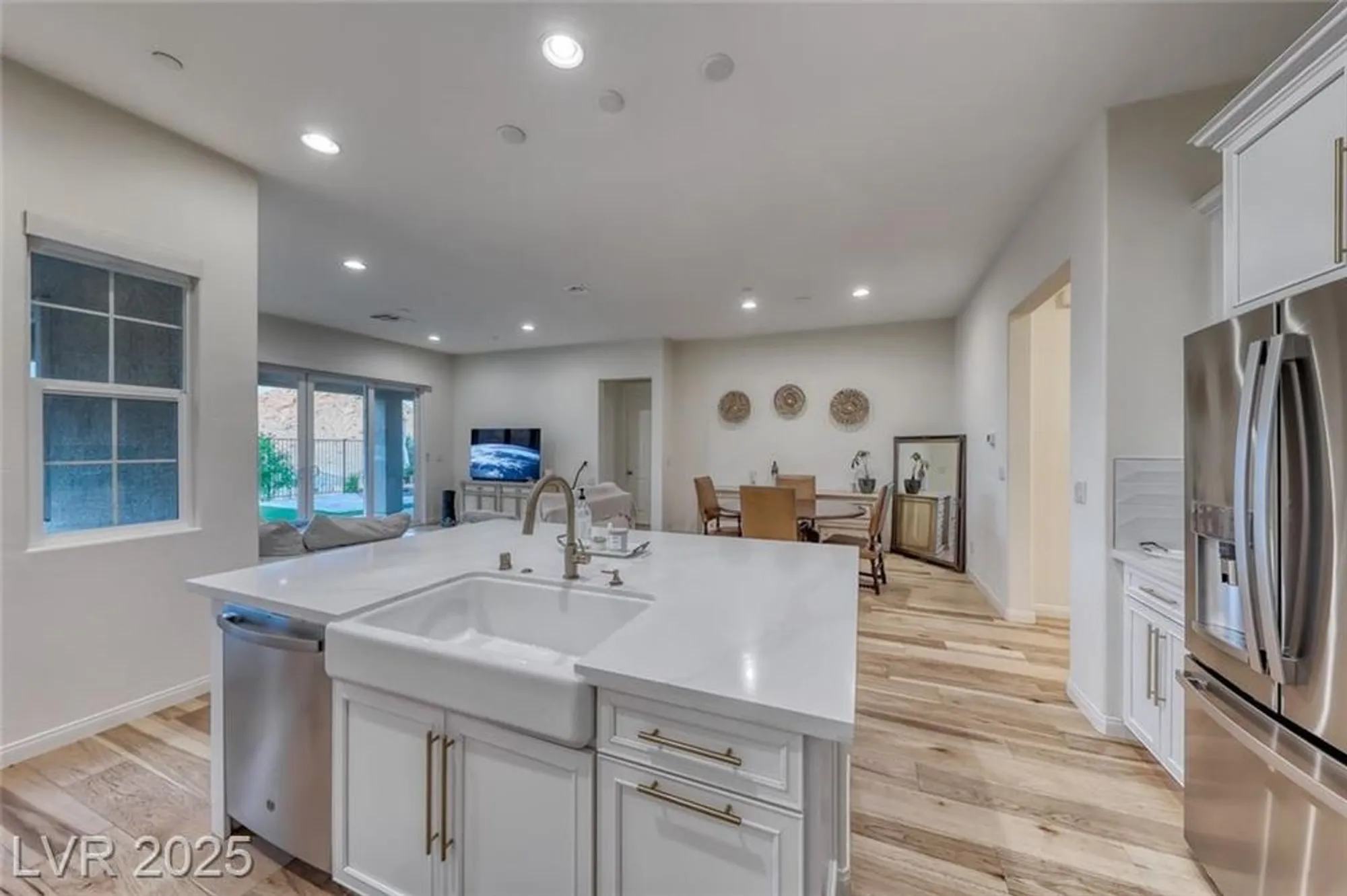 Property Slideshow image 26 of 78 | 32 tatahatso point st, Henderson, NV, 89011