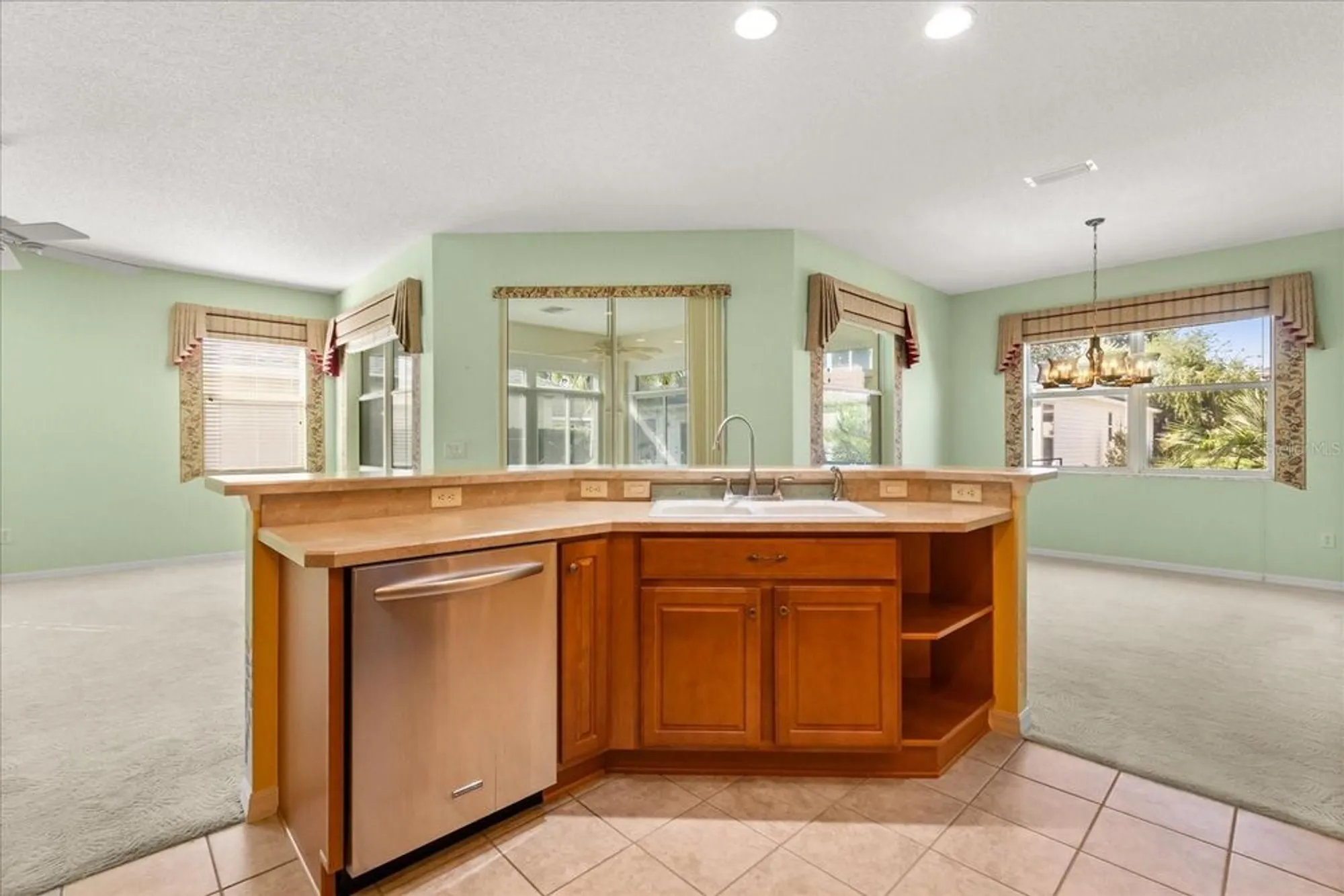 Property Slideshow image 6 of 28 | 1424 irwin way, The Villages, FL, 32162