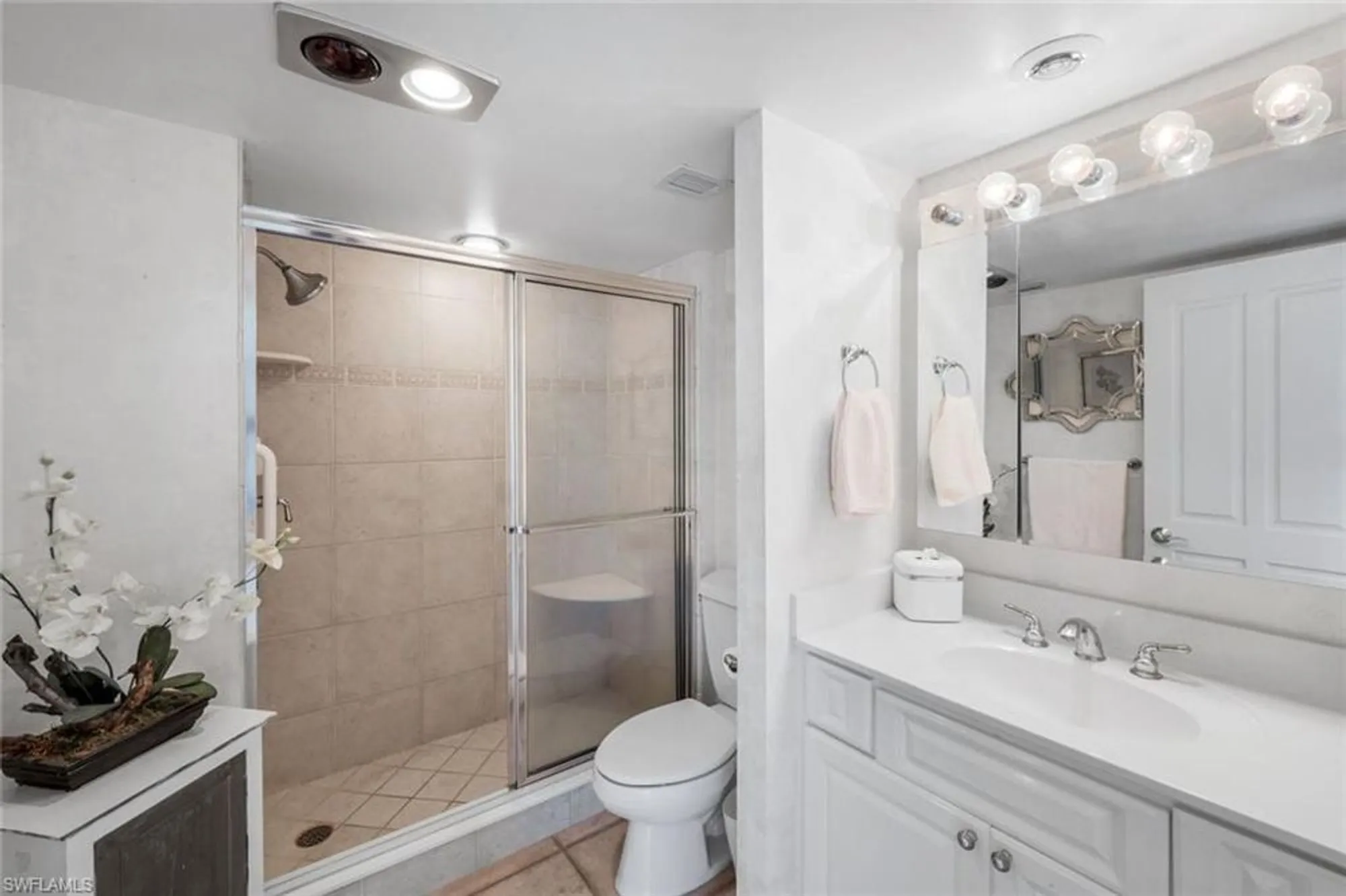 Property Slideshow image 22 of 45 | 3399 gulf shore blvd 203, Naples, FL, 34103