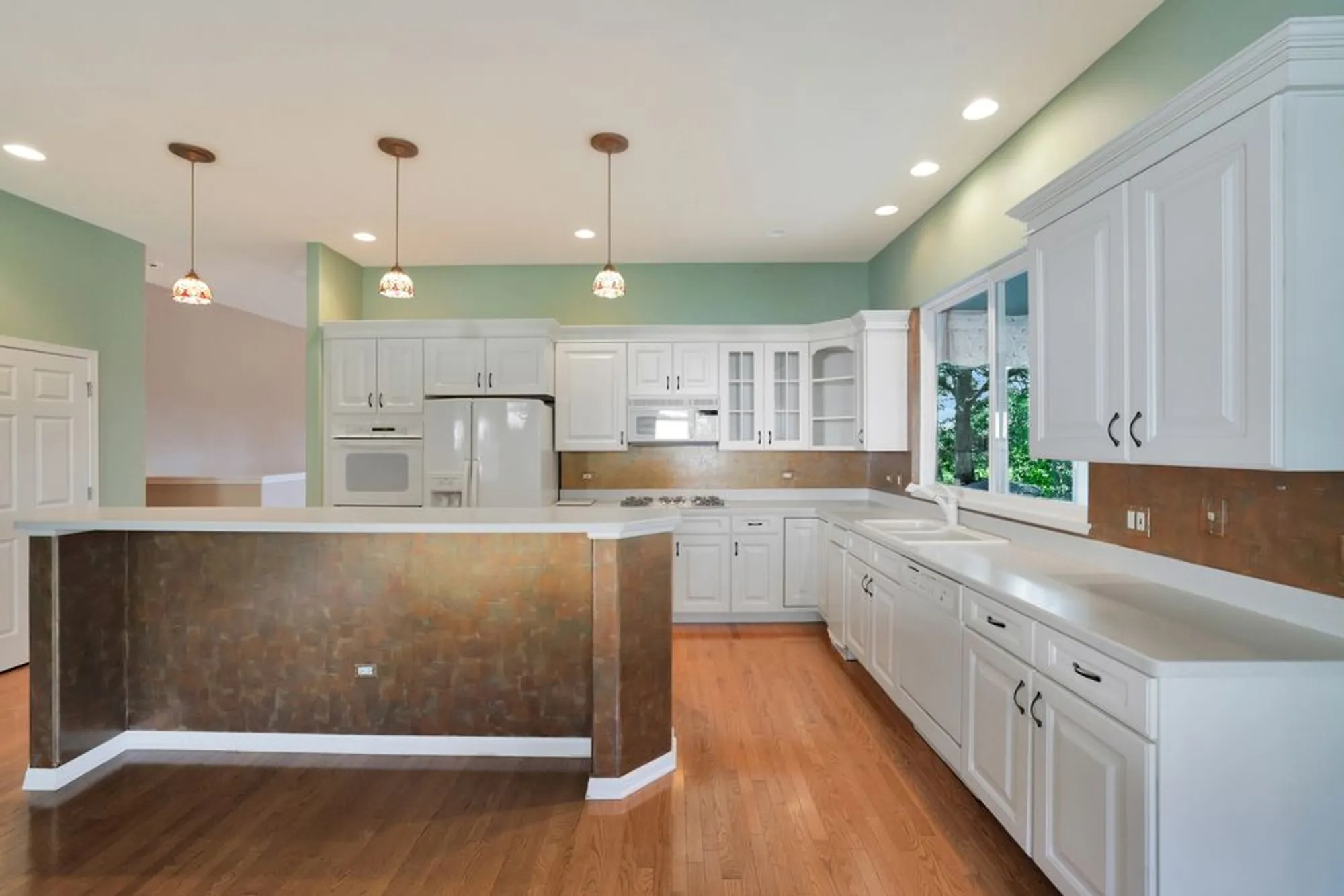 Property Slideshow image 9 of 36 | 12617 mulberry ct, Huntley, IL, 60142