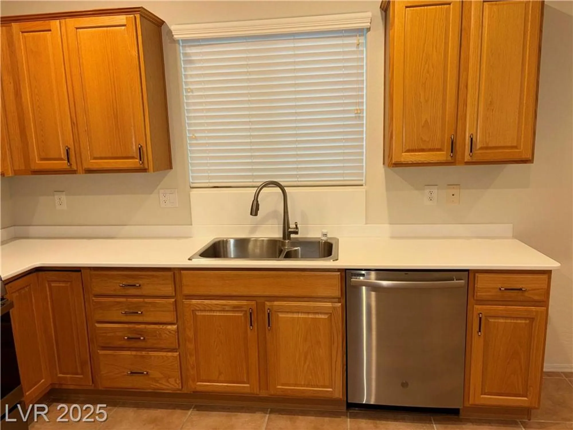 Property Slideshow image 6 of 51 | 2484 galaxy cluster st, Henderson, NV, 89044