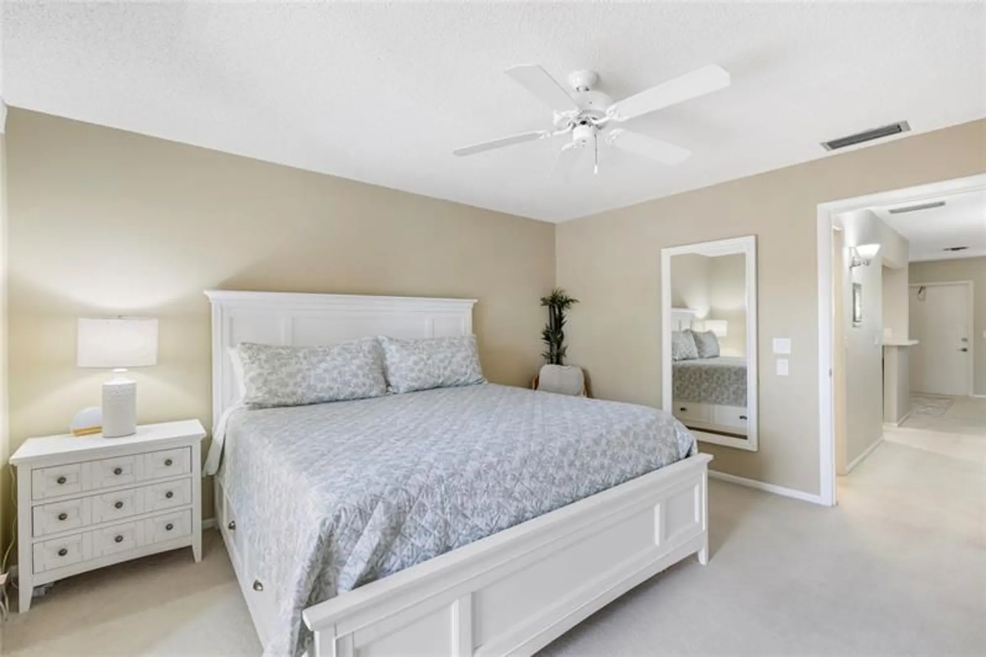 Property Slideshow image 12 of 20 | 27 vista gardens trl apt 204, Vero Beach, FL, 32962