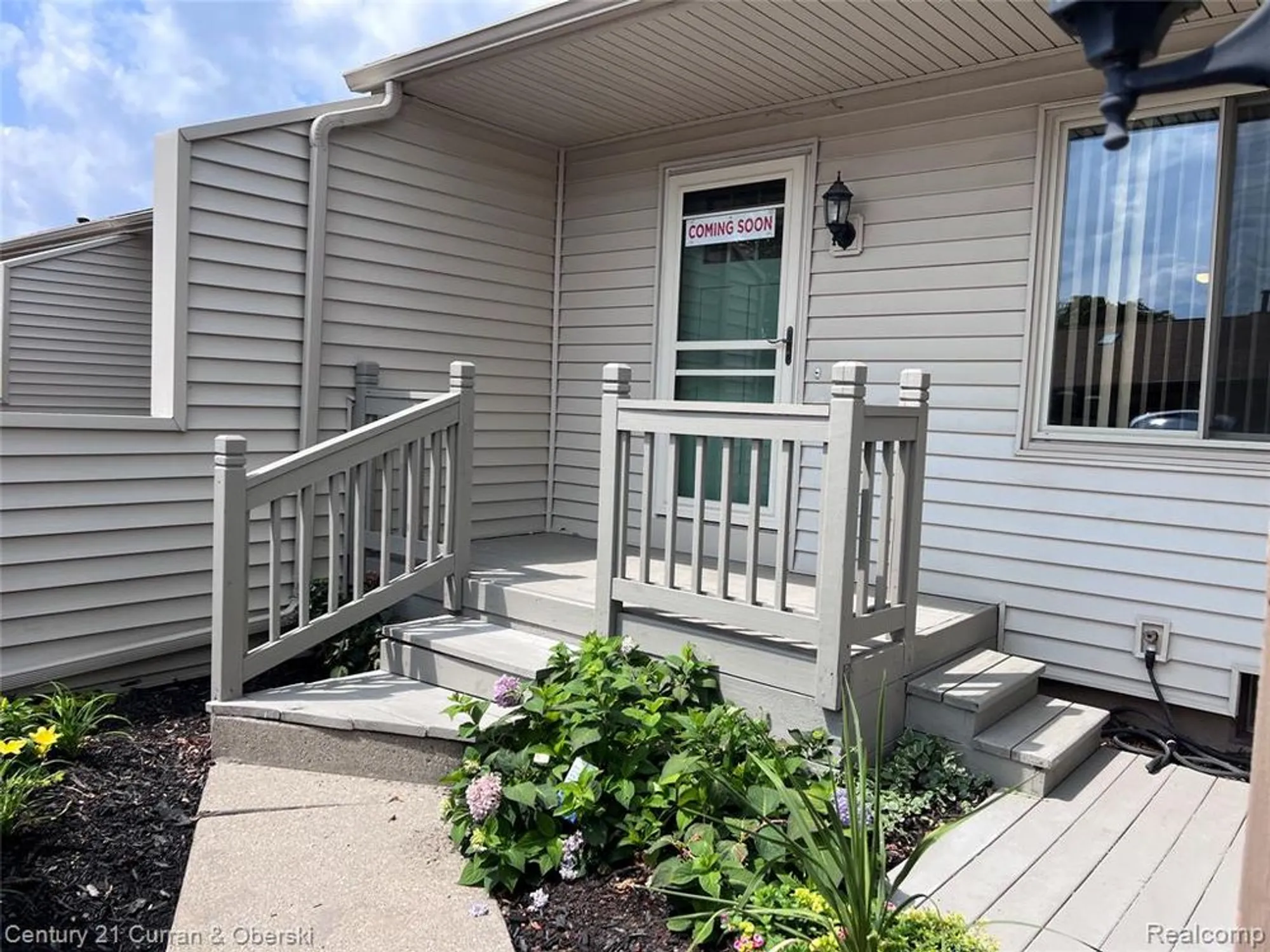 Property Slideshow image 3 of 28 | 61958 ticonderoga dr, South Lyon, MI, 48178
