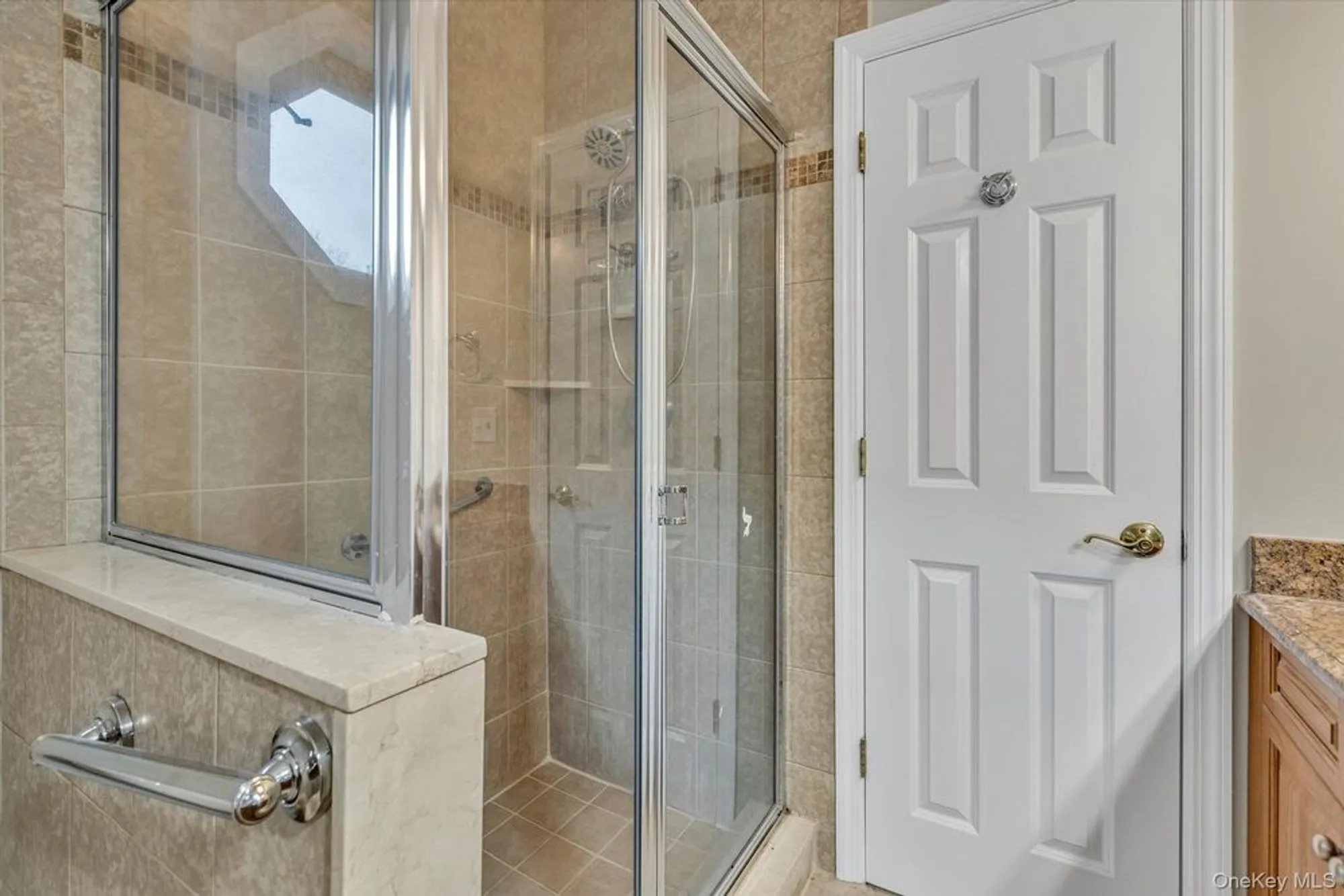 Property Slideshow image 13 of 24 | 119 autumn dr, Plainview, NY, 11803