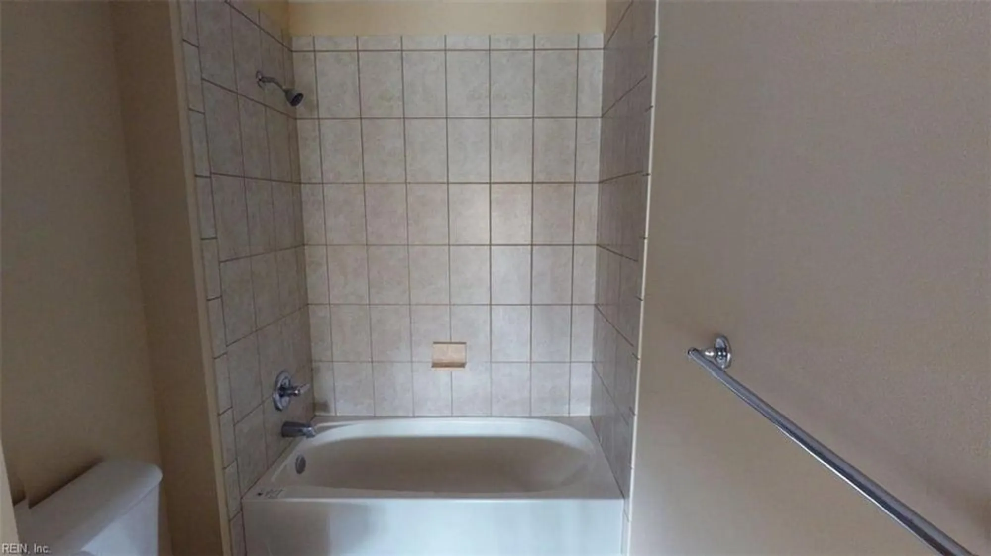 Property Slideshow image 30 of 50 | 1441 carrolton way # 165, Chesapeake, VA, 23320