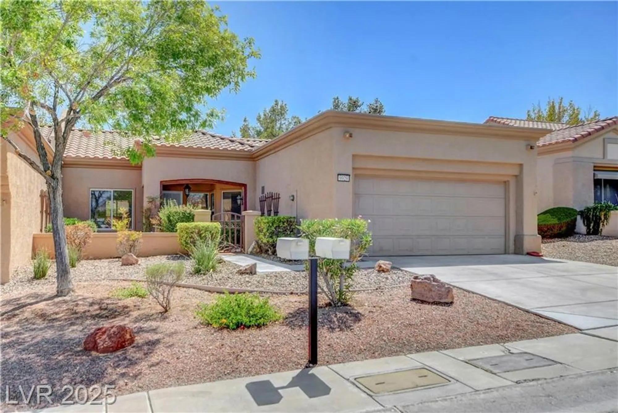 Property Slideshow image 1 of 58 | 9929 hemet dr, Las Vegas, NV, 89134