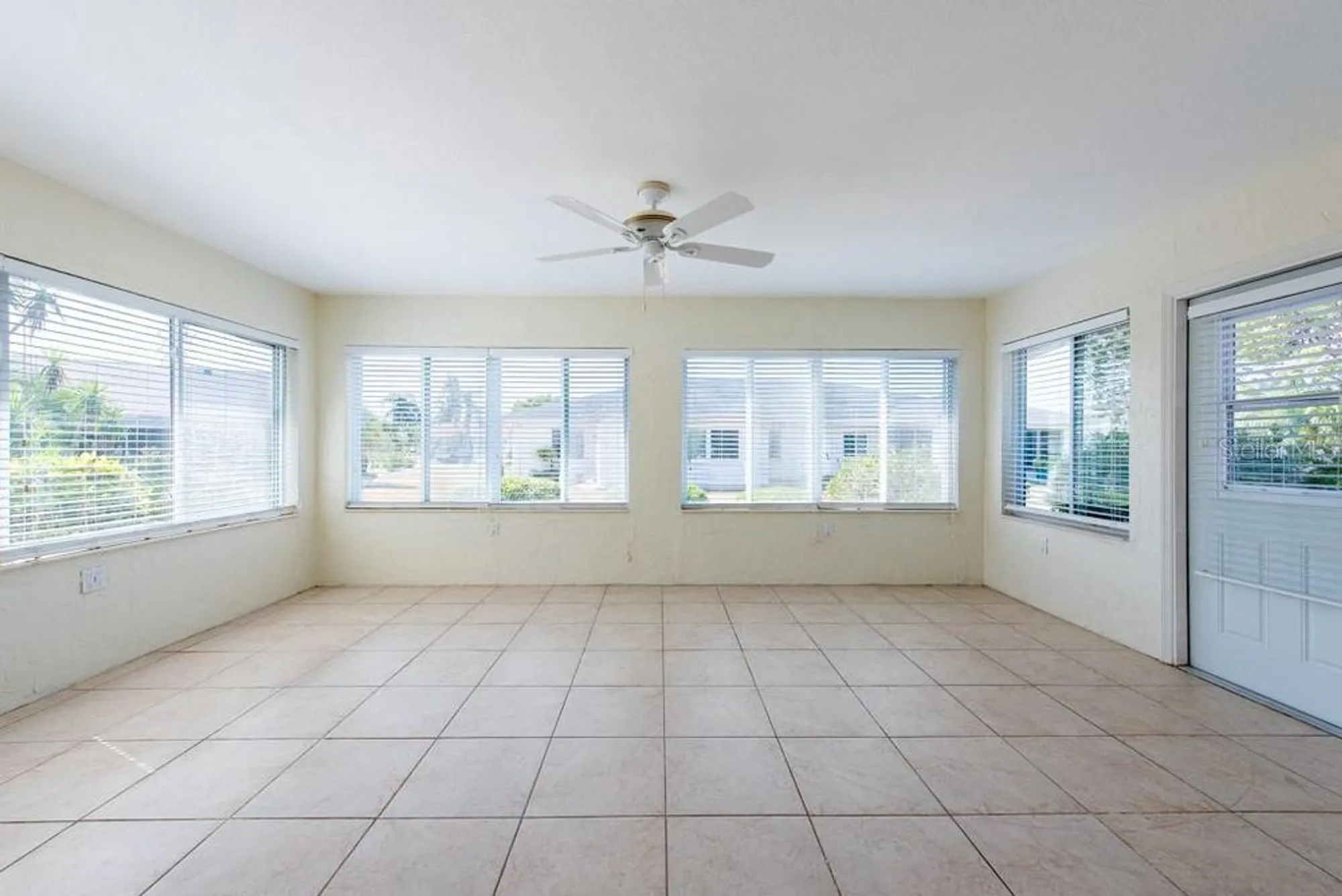 Property Slideshow image 15 of 44 | 106 silverbell ct, Sun City Center, FL, 33573
