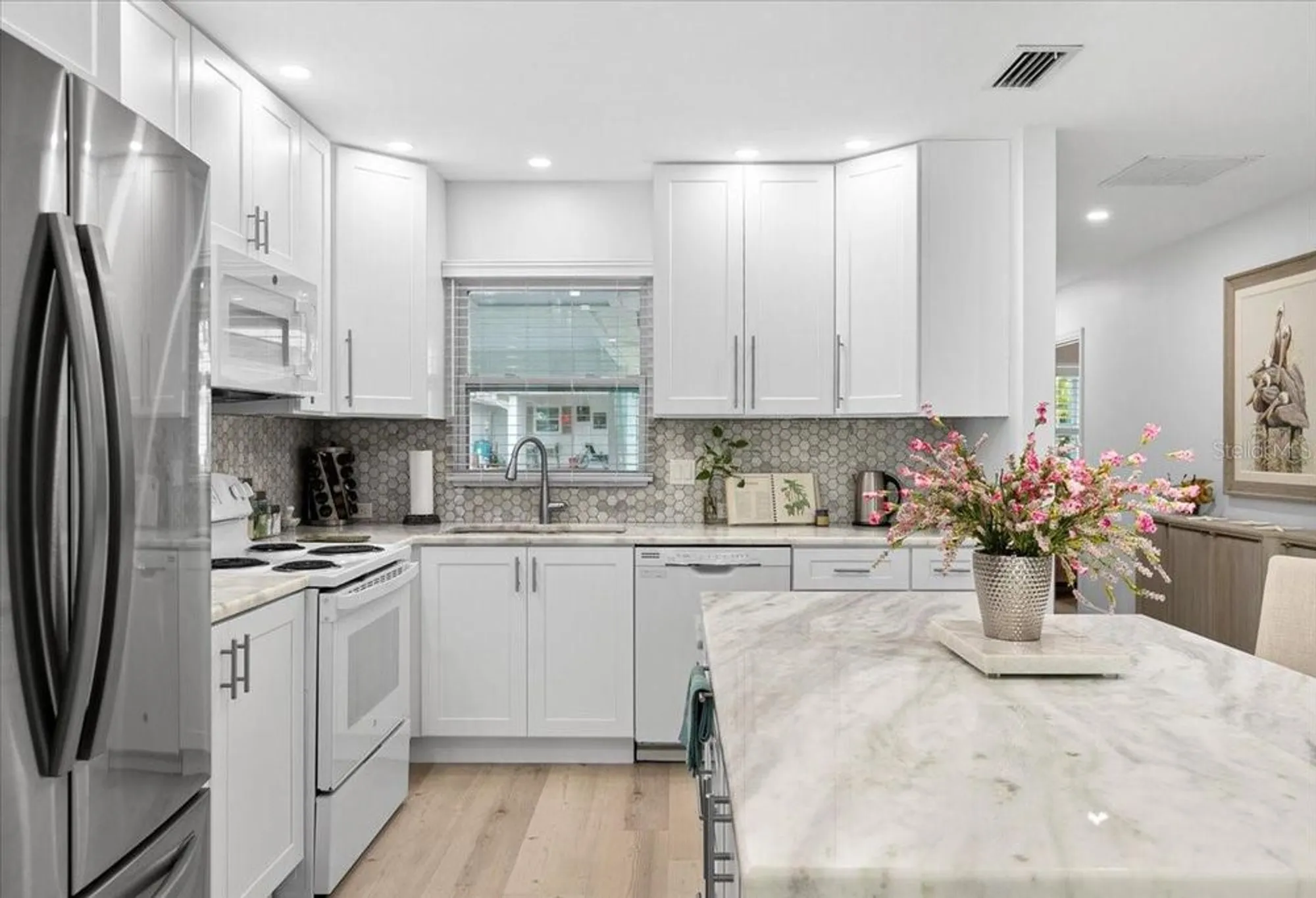 Property Slideshow image 7 of 43 | 2322 riverbluff pkwy # v250, Sarasota, FL, 34231