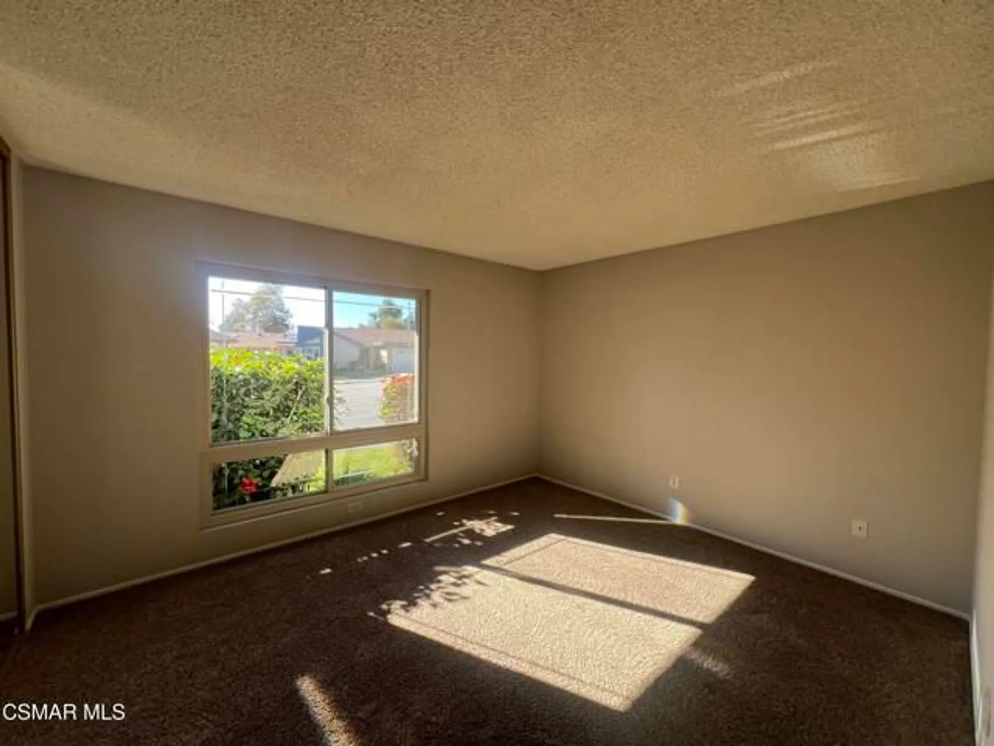 Property Slideshow image 15 of 32 | 23220 village 23, Camarillo, CA, 93012